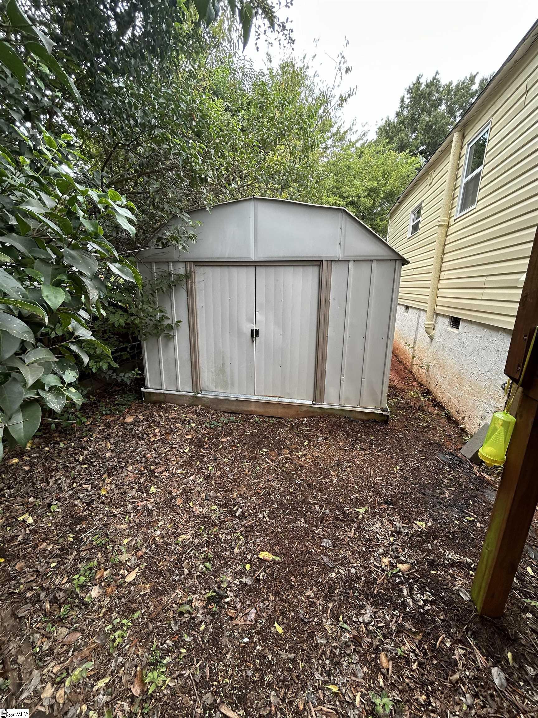 16 2nd Avenue Property Photo 4