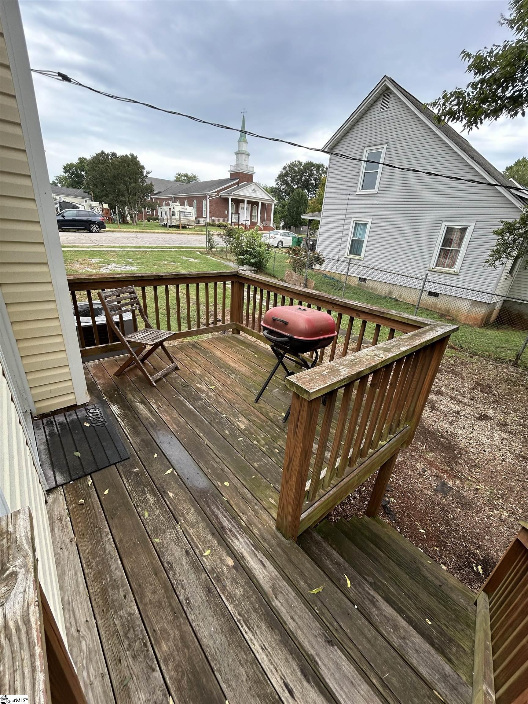 16 2nd Avenue Property Photo 5