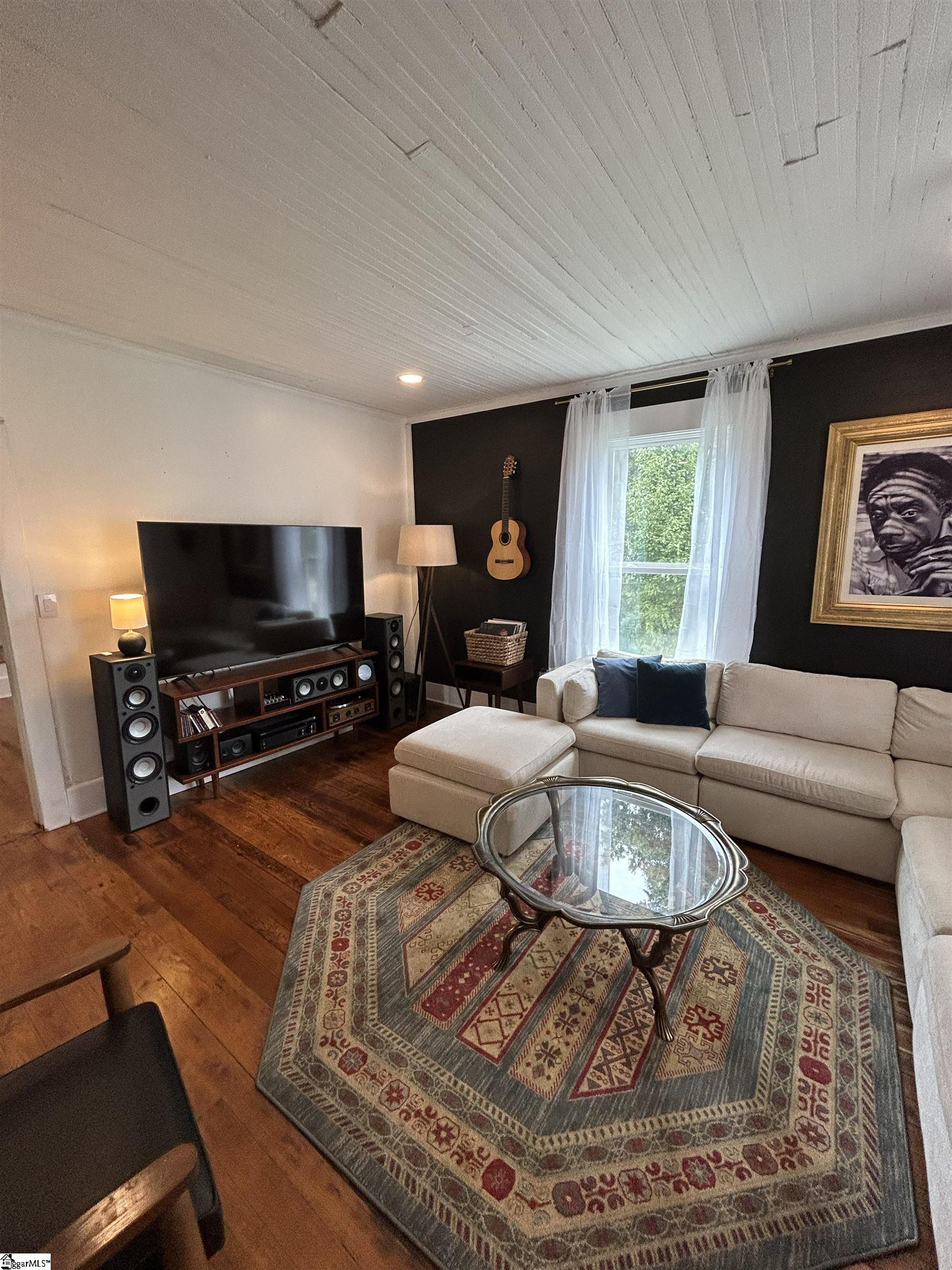 16 2nd Avenue Property Photo 27