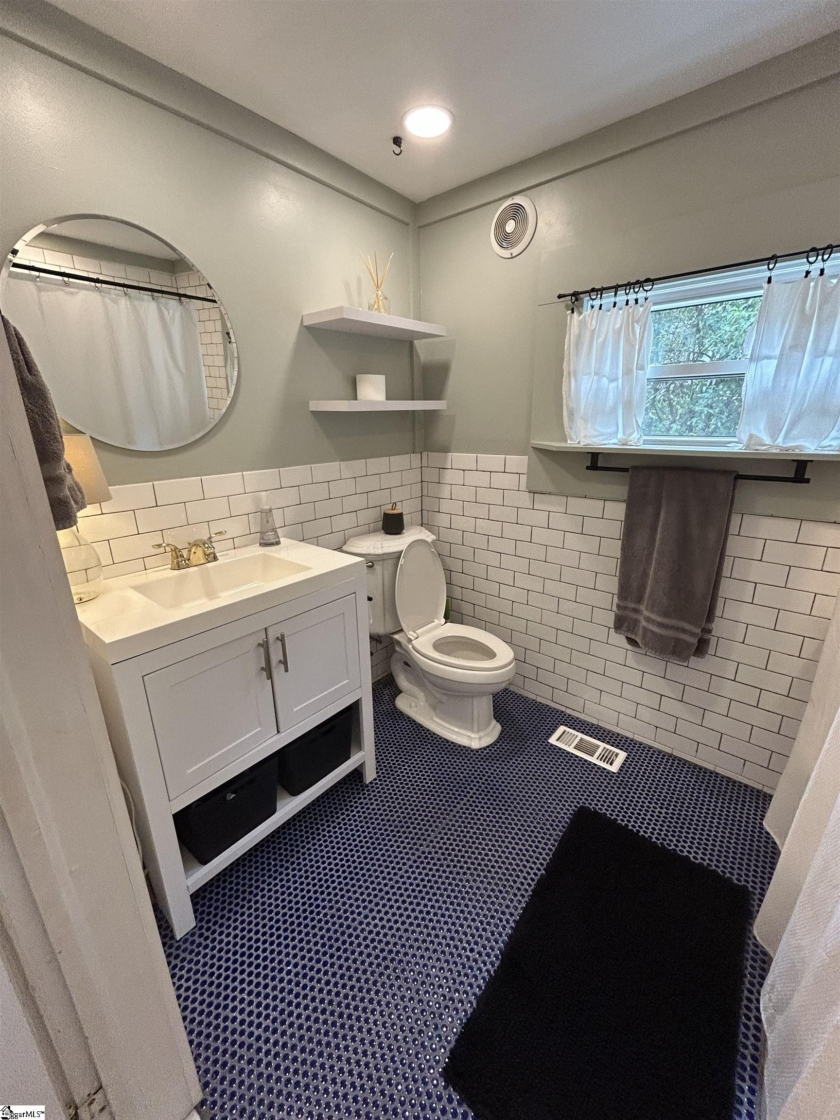 16 2nd Avenue Property Photo 40