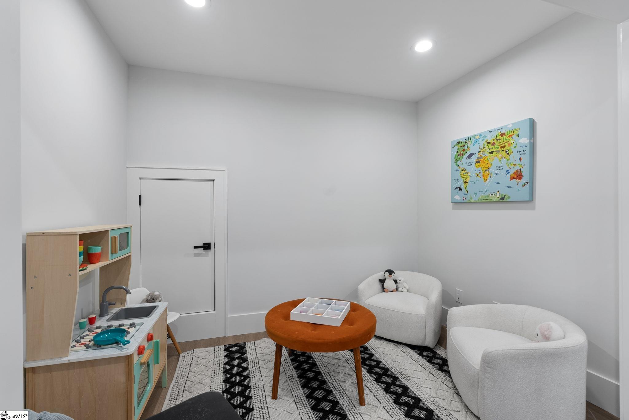 6 Apopka Avenue Property Photo 27