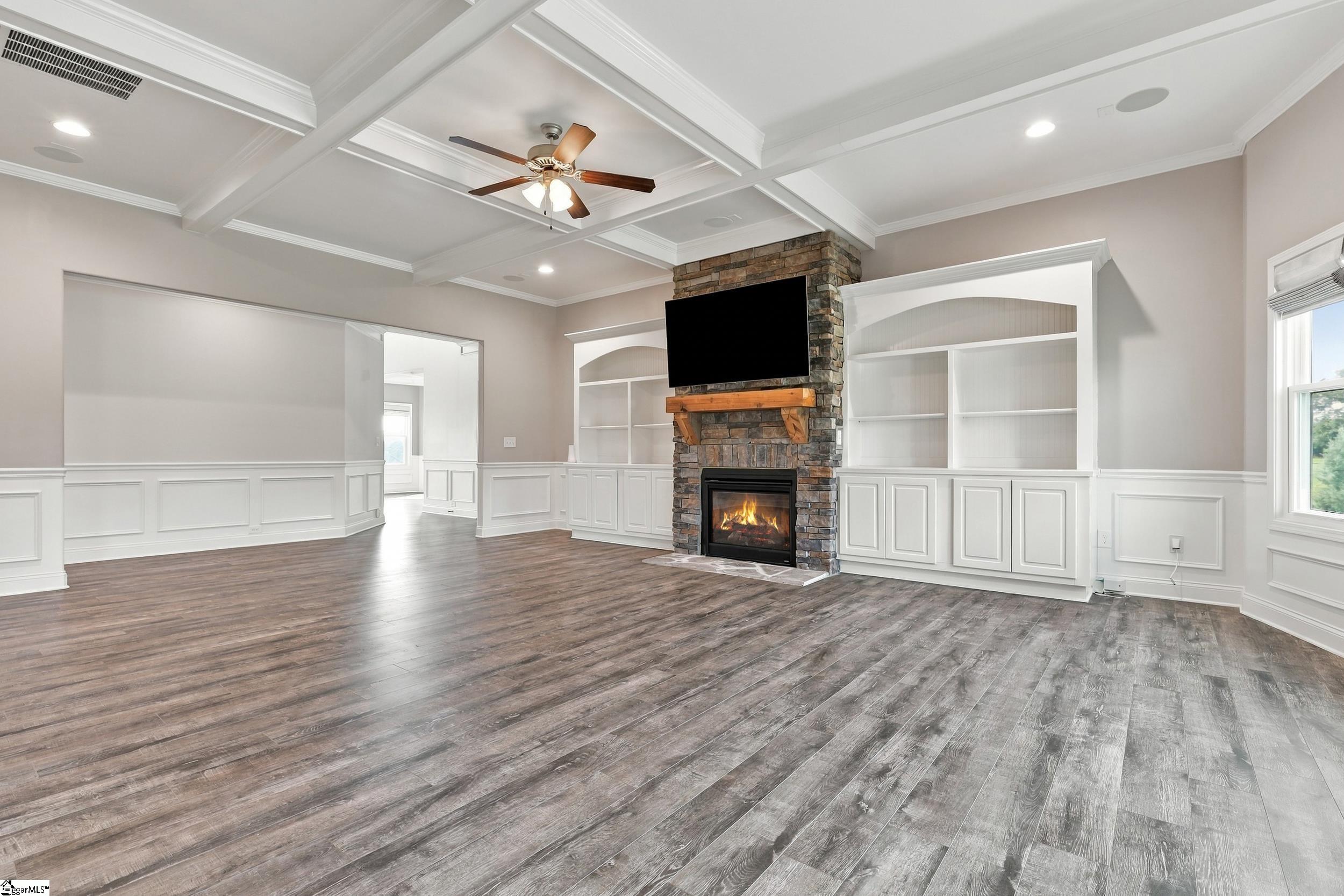 1123 Bellmare Way Property Photo 7