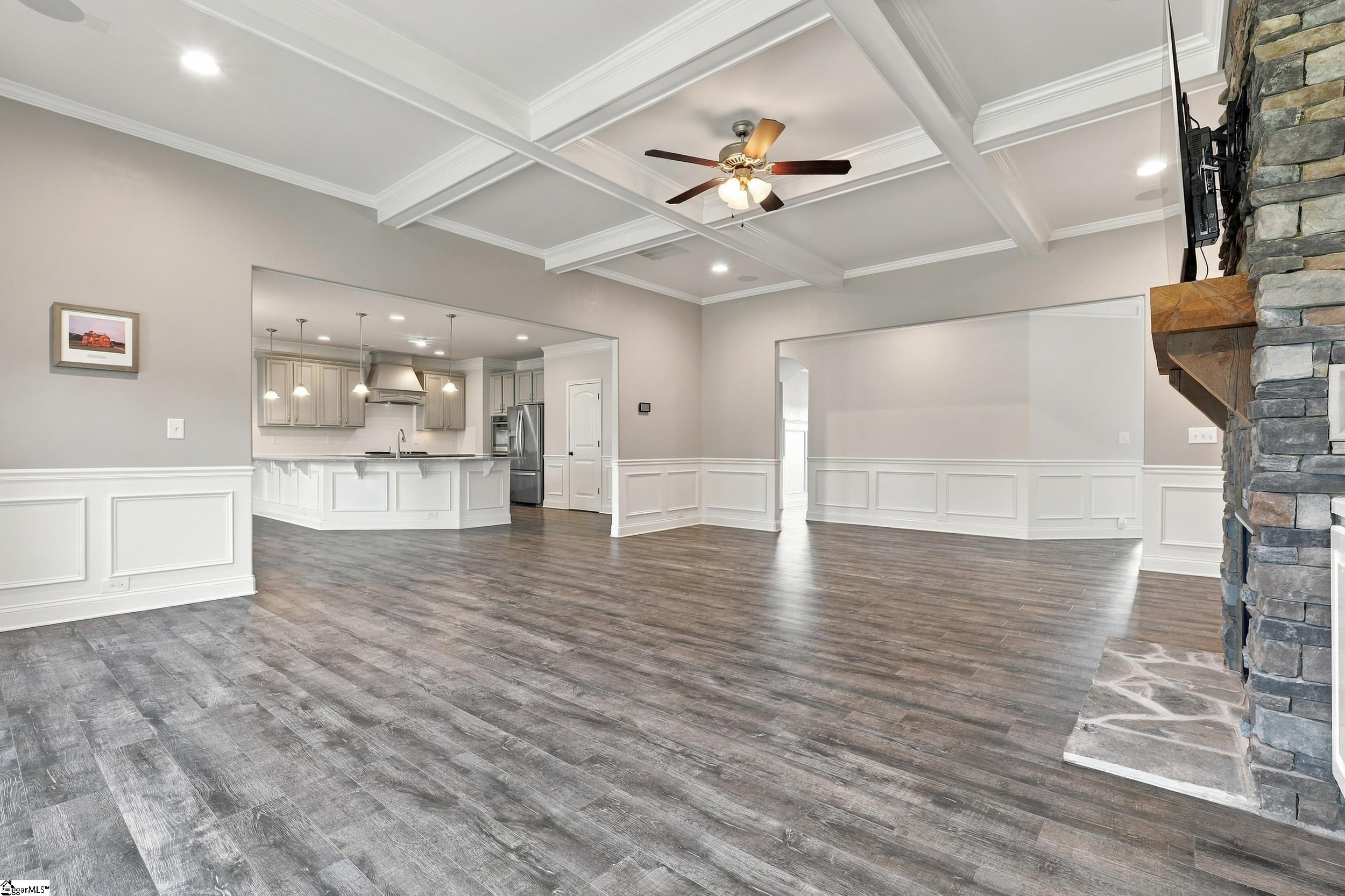 1123 Bellmare Way Property Photo 8