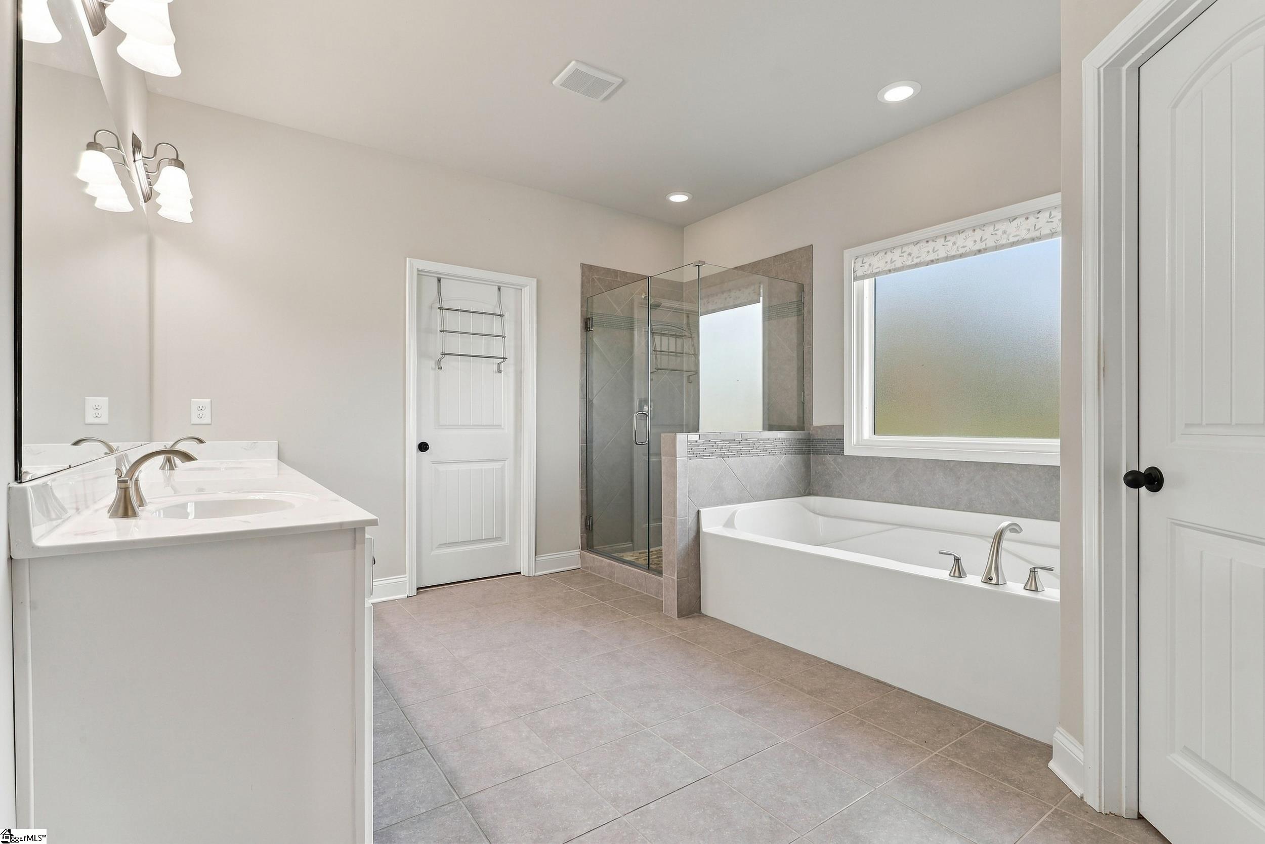 1123 Bellmare Way Property Photo 29
