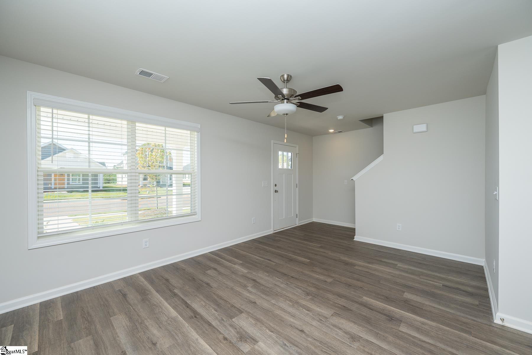6 Thorndike Way Property Photo 3