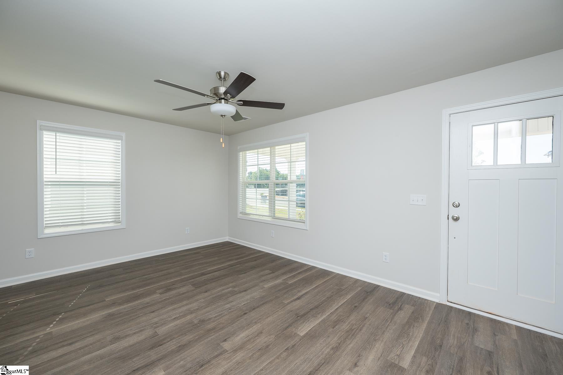 6 Thorndike Way Property Photo 4