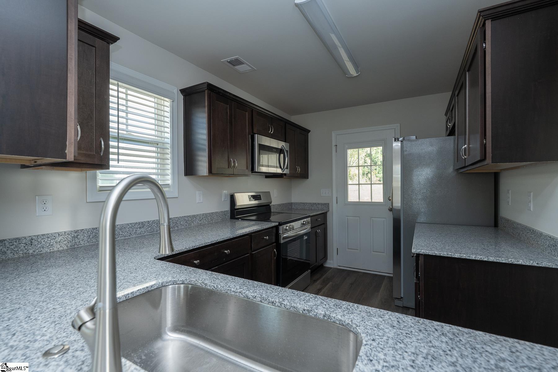 8 Thorndike Way Property Photo 8