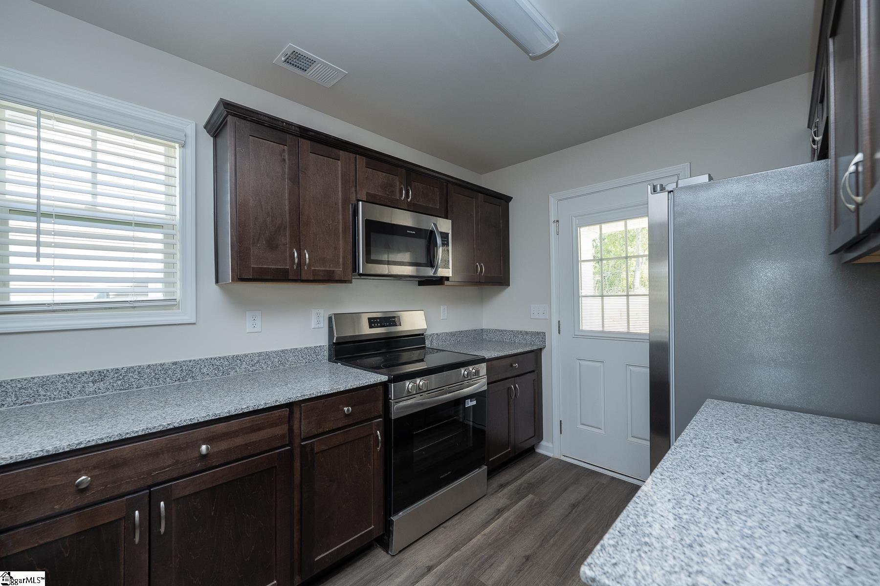 8 Thorndike Way Property Photo 10