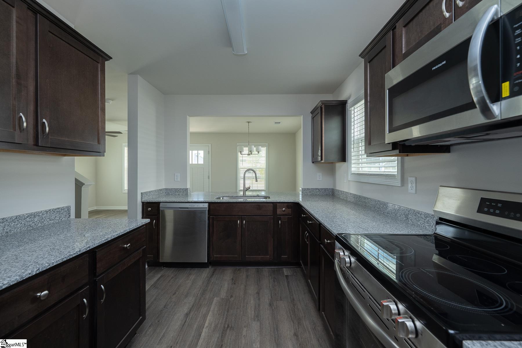 12 Thorndike Way Property Photo 11