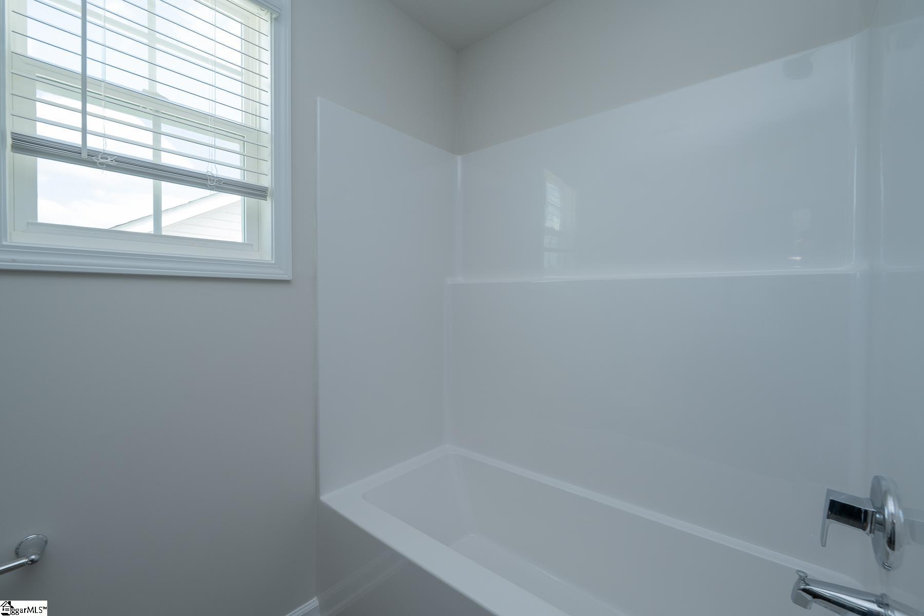 12 Thorndike Way Property Photo 22