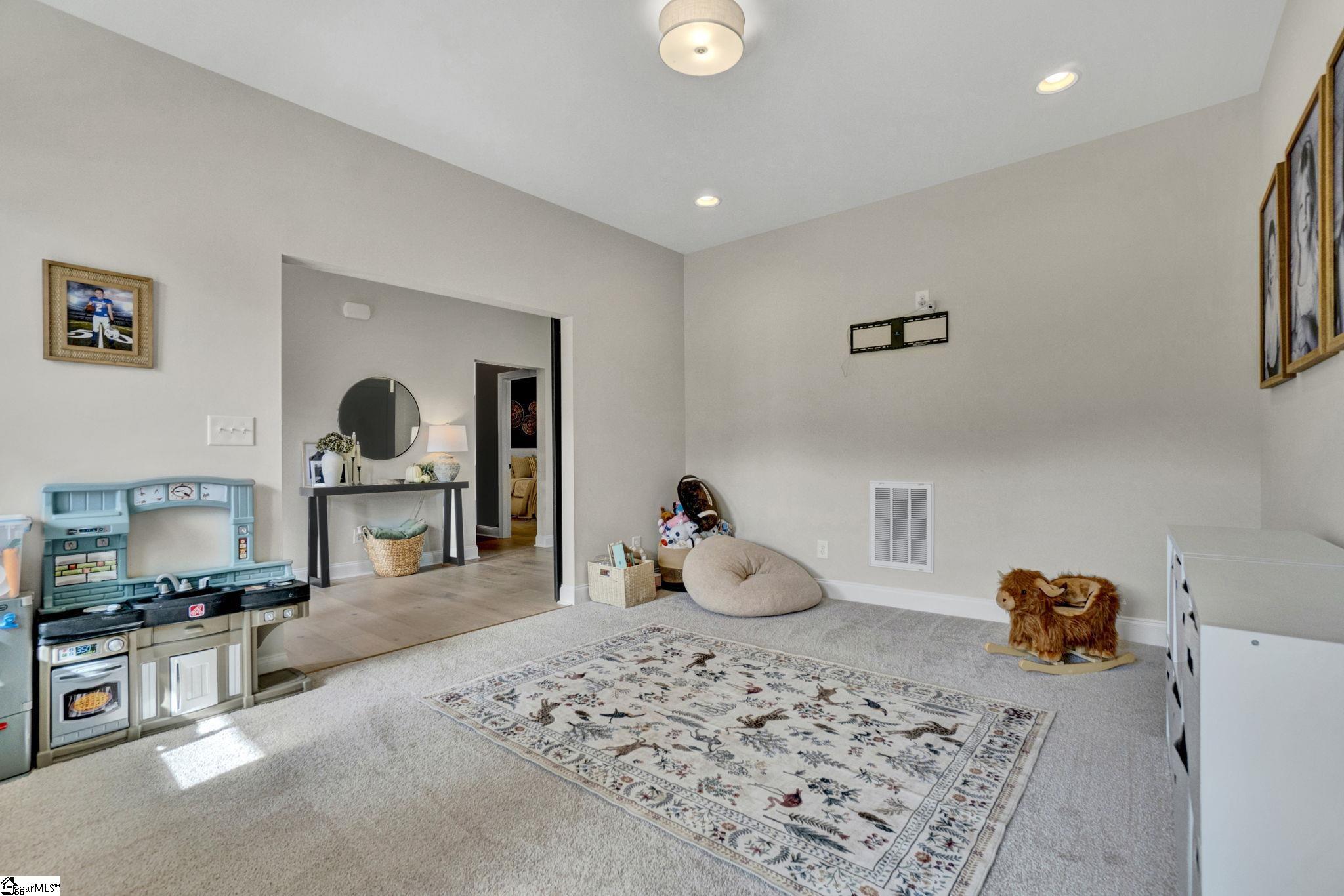 6118 Highway 81 North Property Photo 13