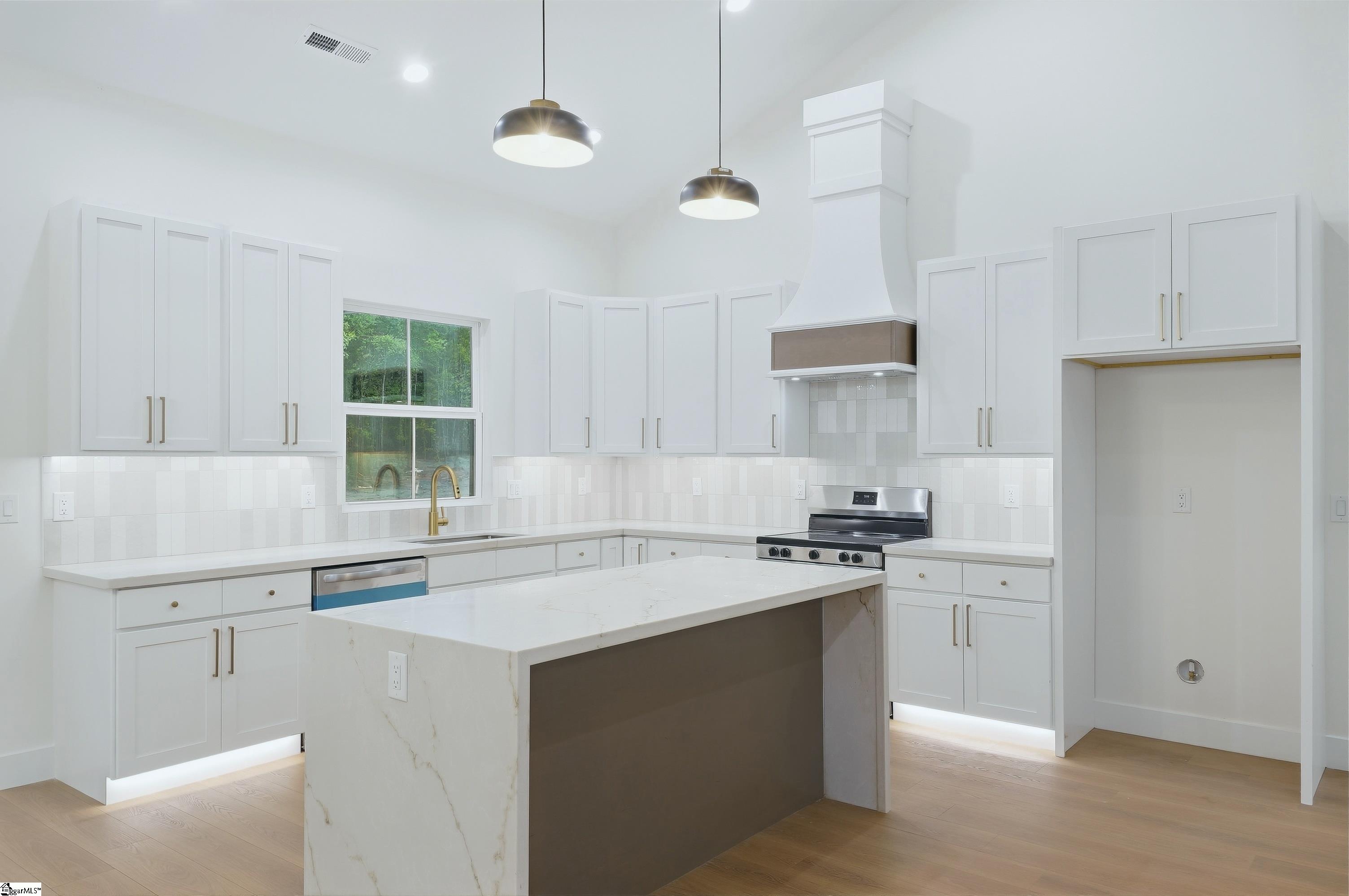 8628 Parris Bridge Road Property Photo 9