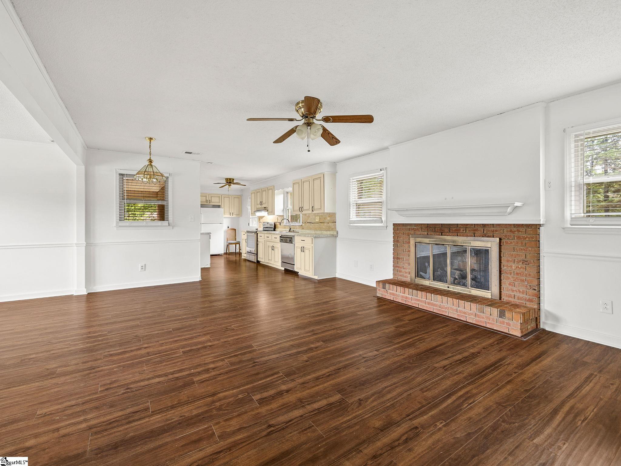 128 Twin Creek Drive Property Photo 10