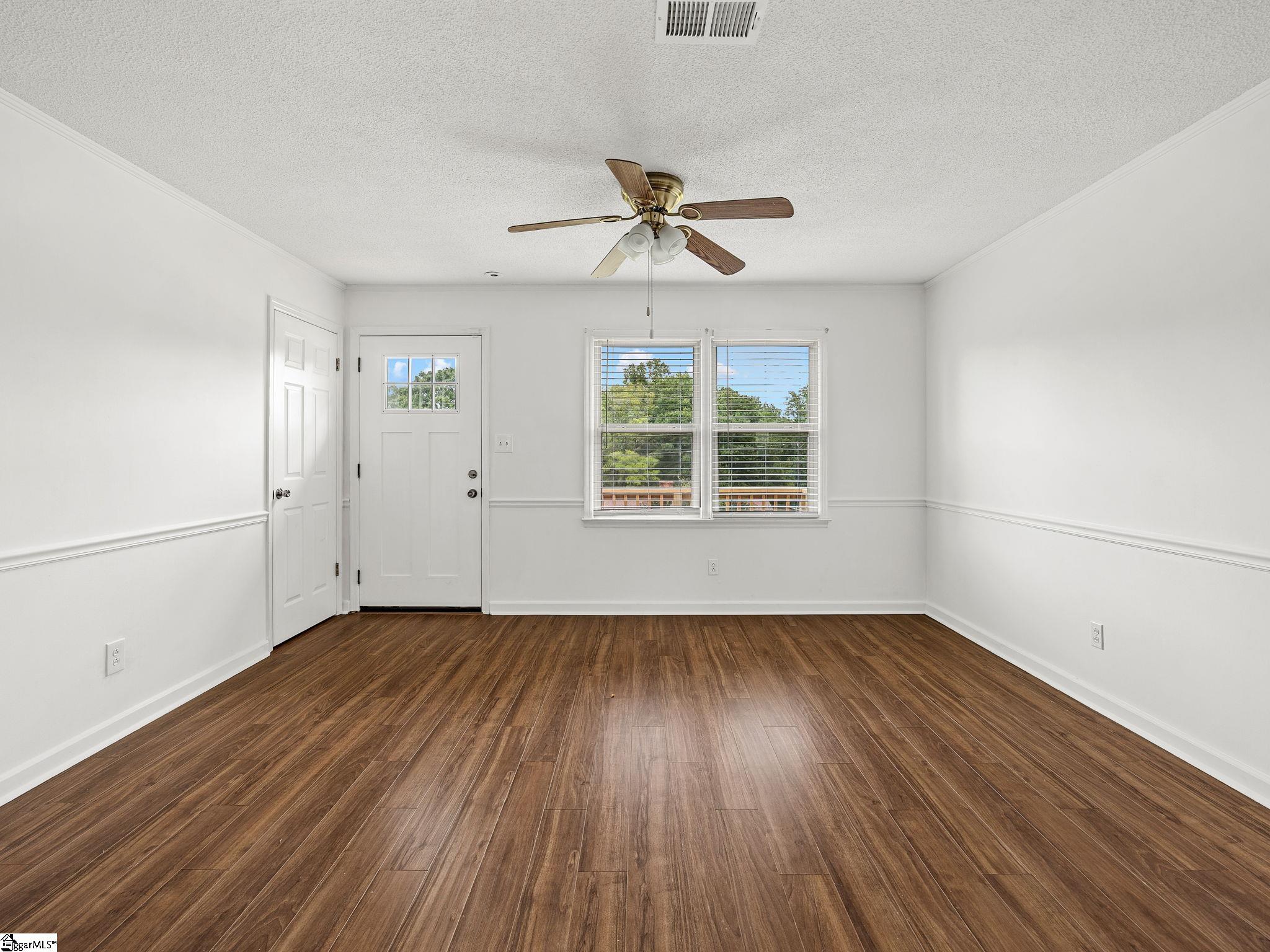 128 Twin Creek Drive Property Photo 11