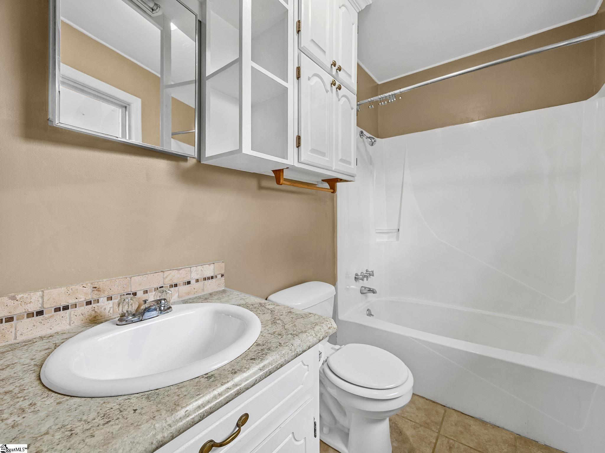 128 Twin Creek Drive Property Photo 22