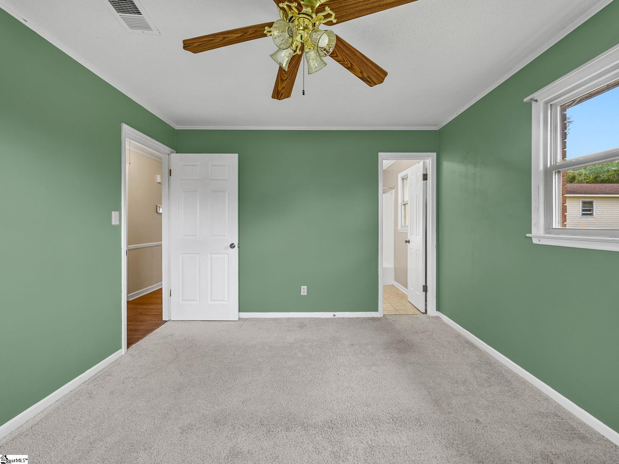128 Twin Creek Drive Property Photo 23