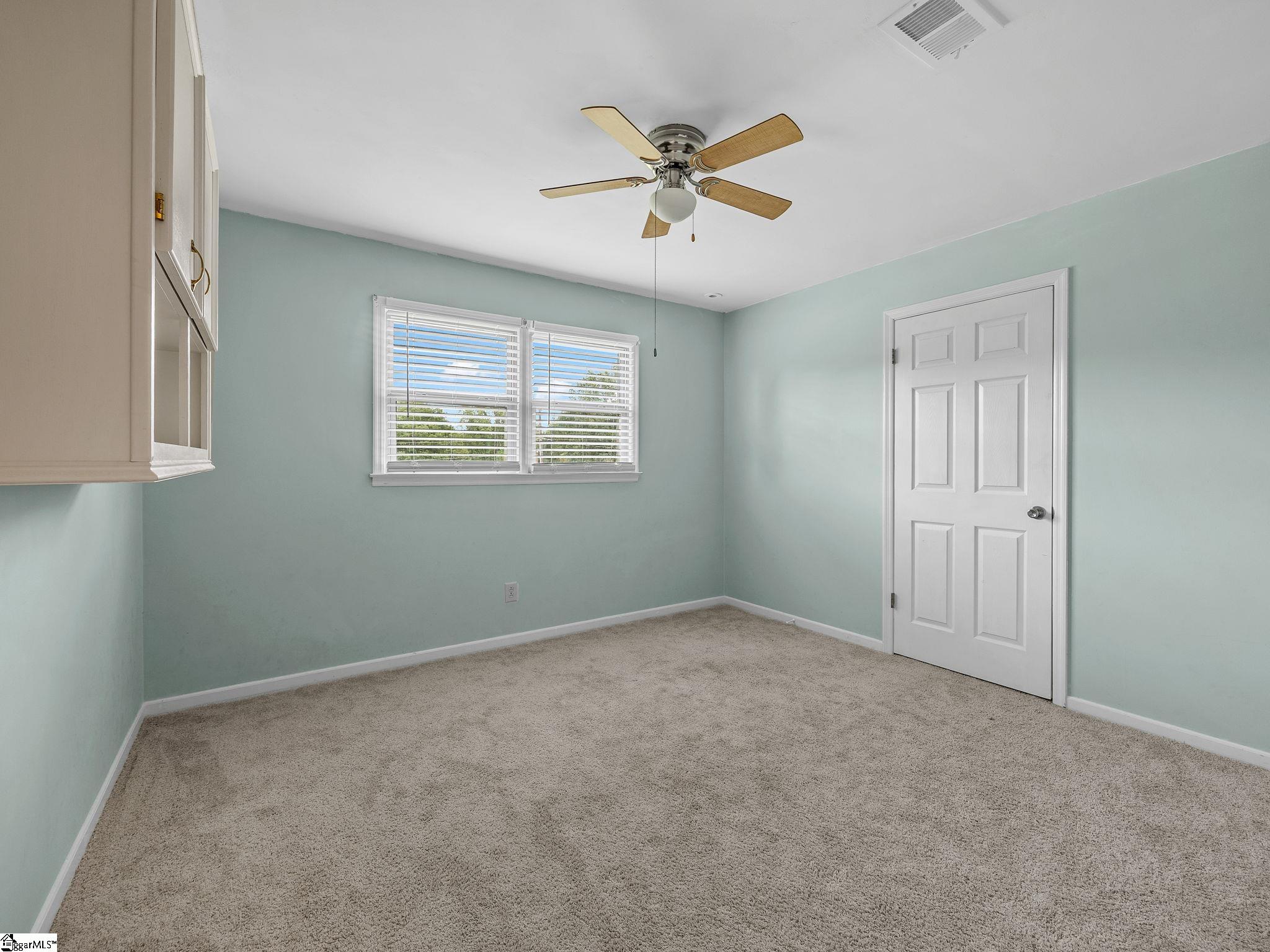 128 Twin Creek Drive Property Photo 29