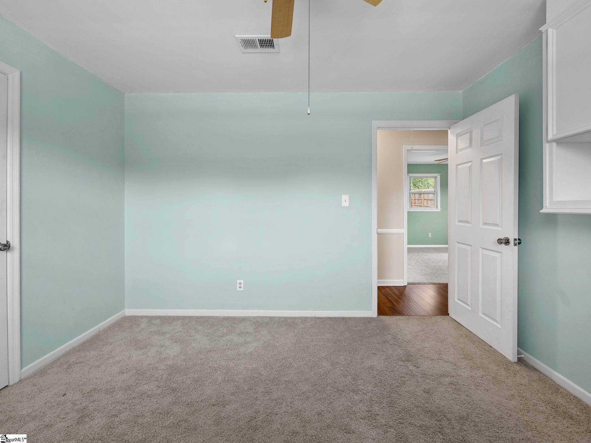 128 Twin Creek Drive Property Photo 31