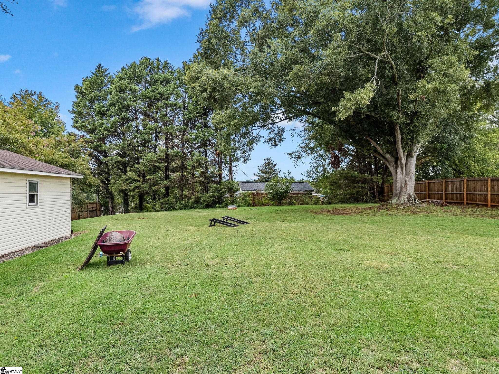 128 Twin Creek Drive Property Photo 32