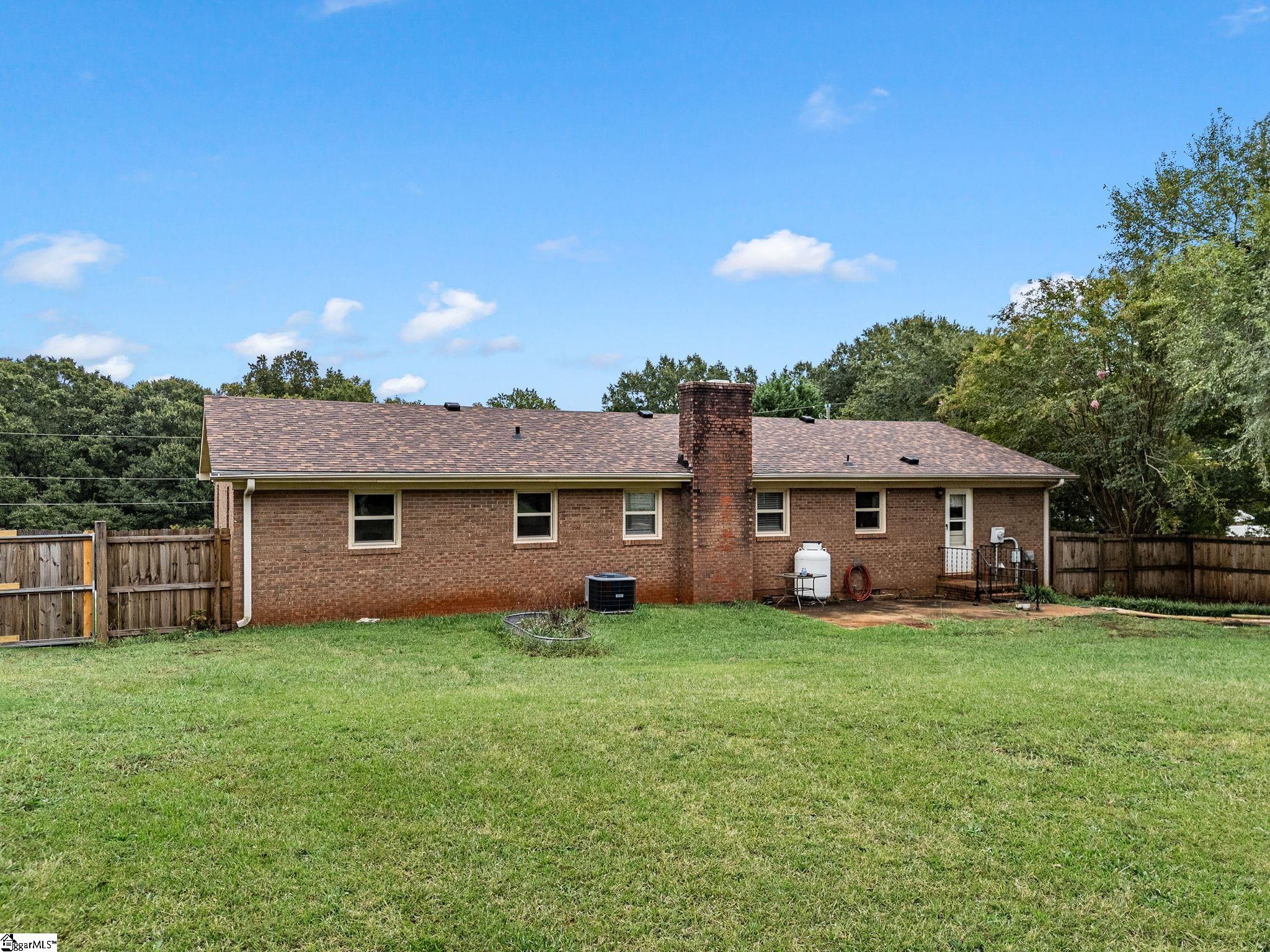 128 Twin Creek Drive Property Photo 33