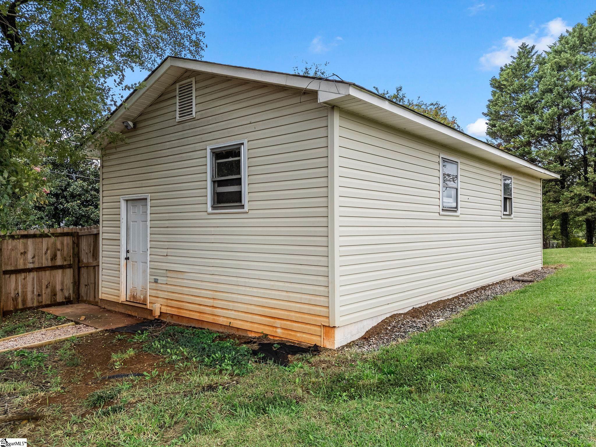 128 Twin Creek Drive Property Photo 36