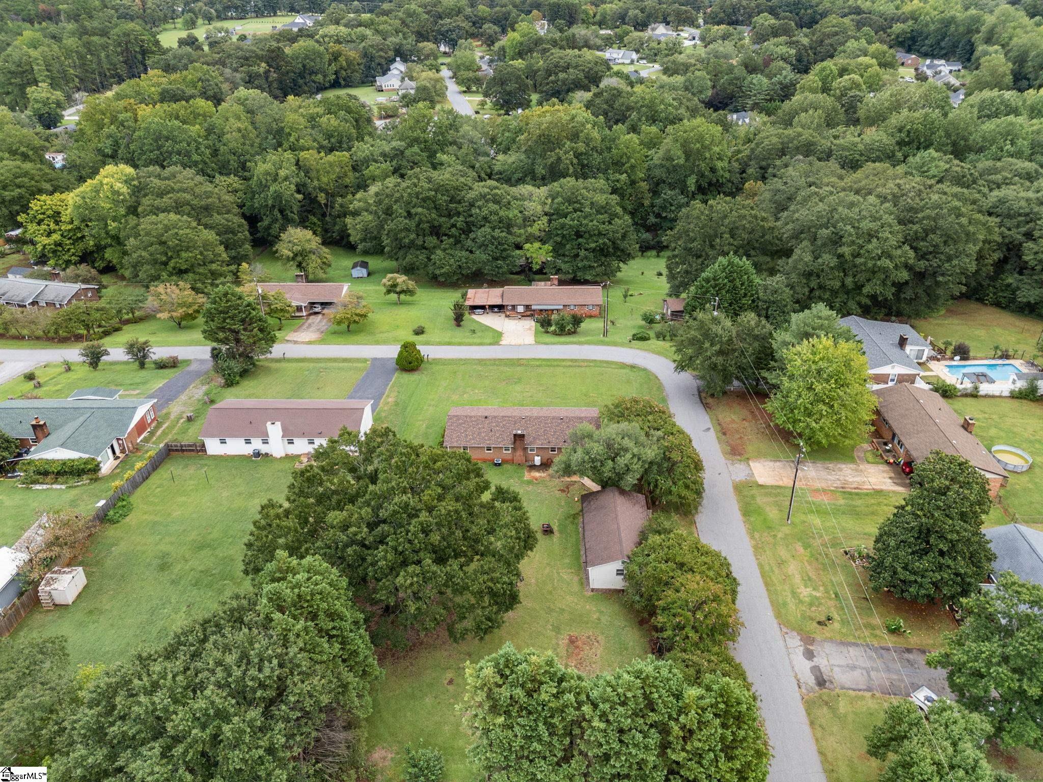 128 Twin Creek Drive Property Photo 39