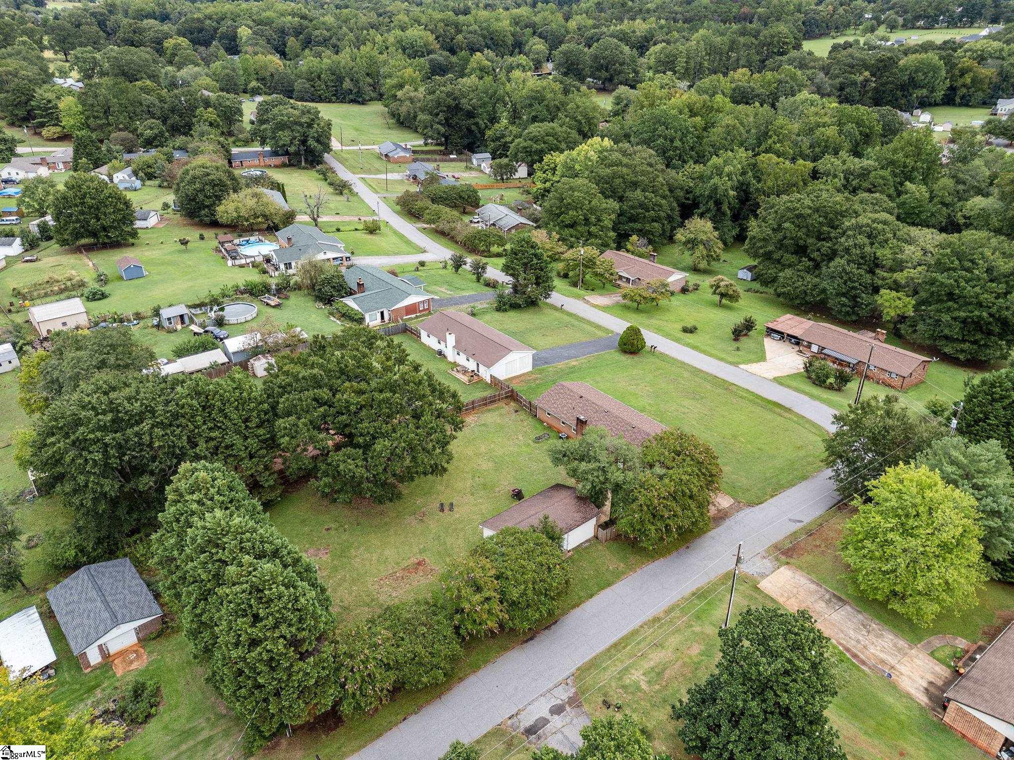 128 Twin Creek Drive Property Photo 40