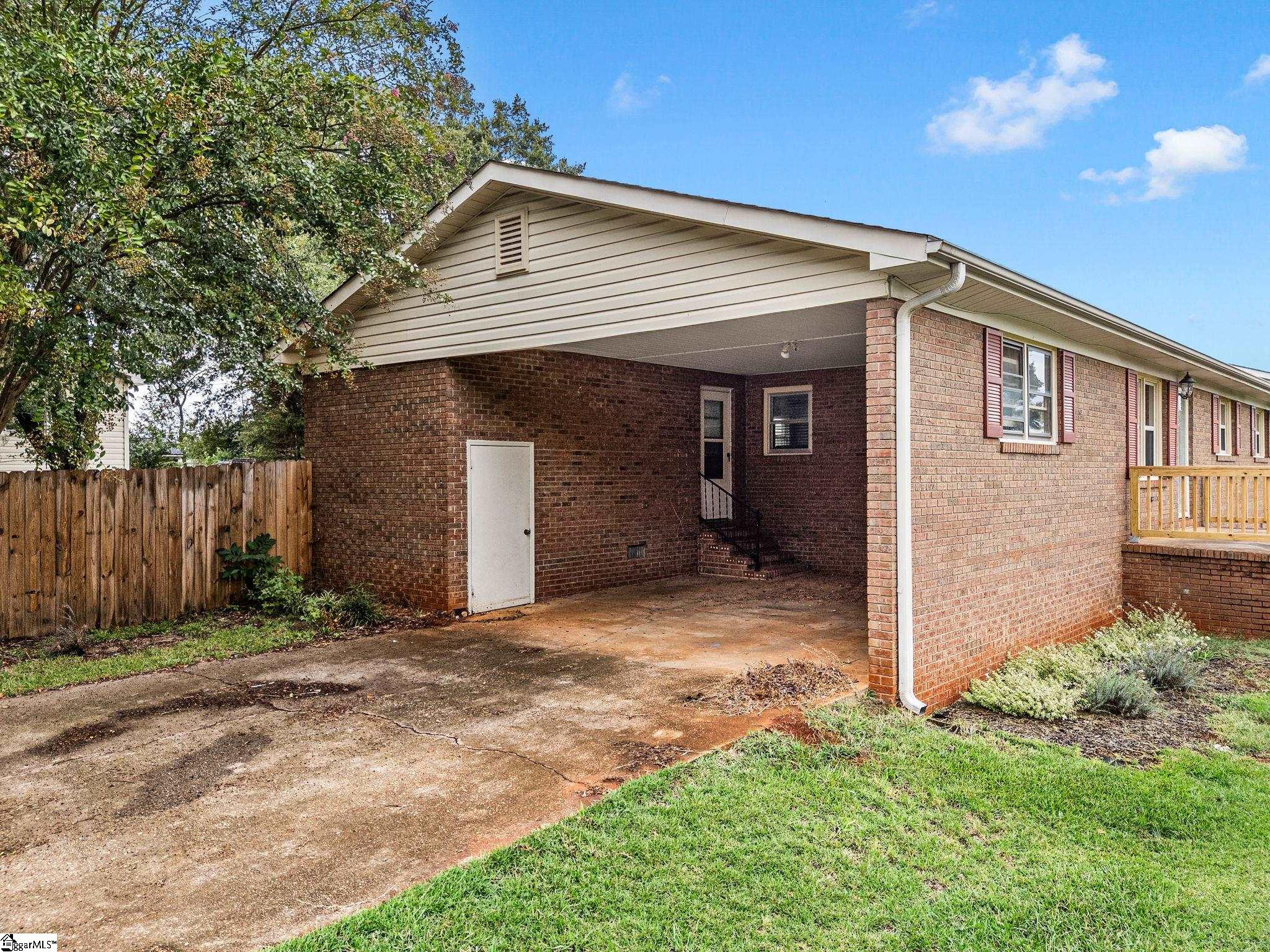 128 Twin Creek Drive Property Photo 42