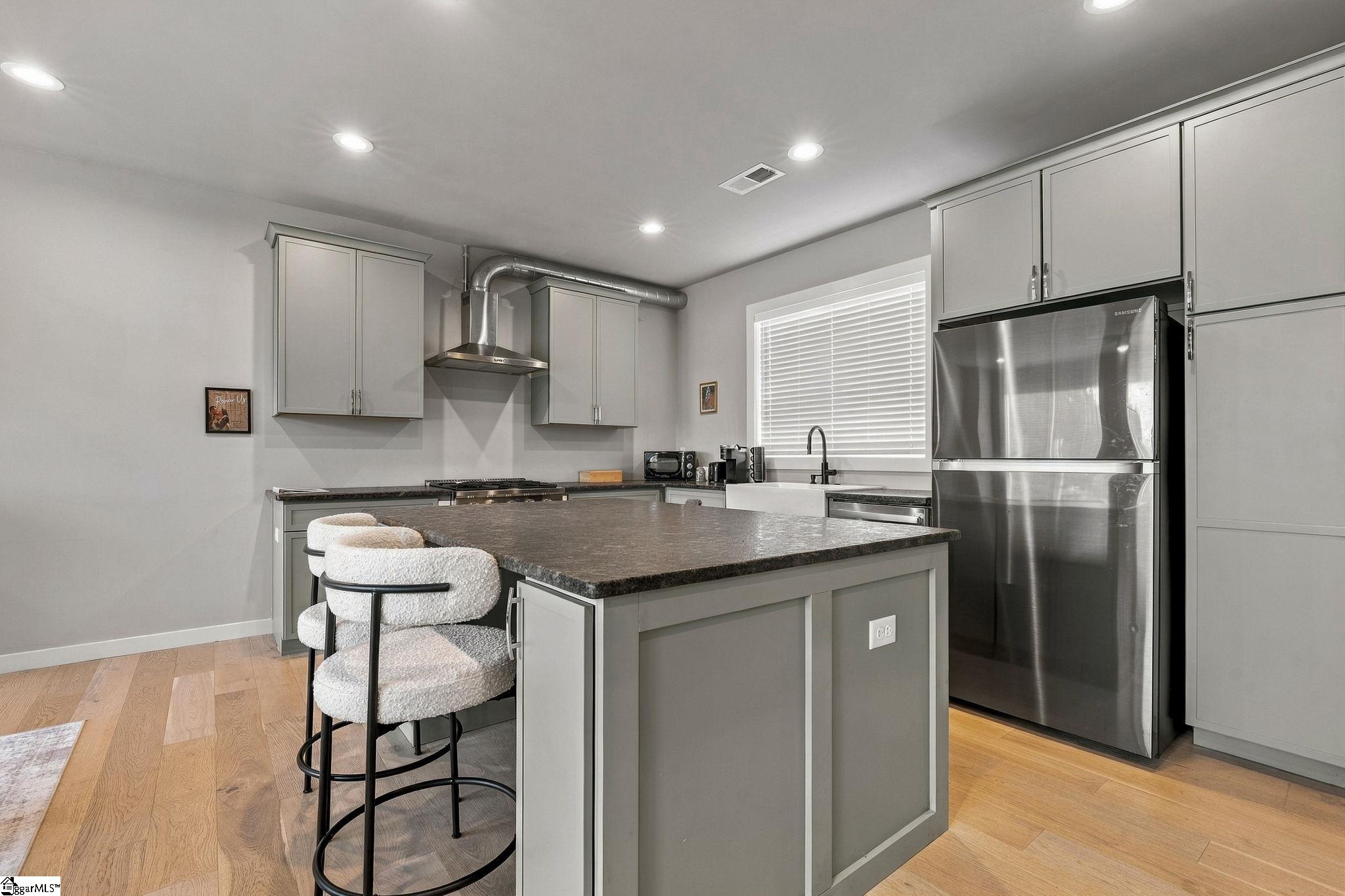 108 Textile Court Property Photo 5