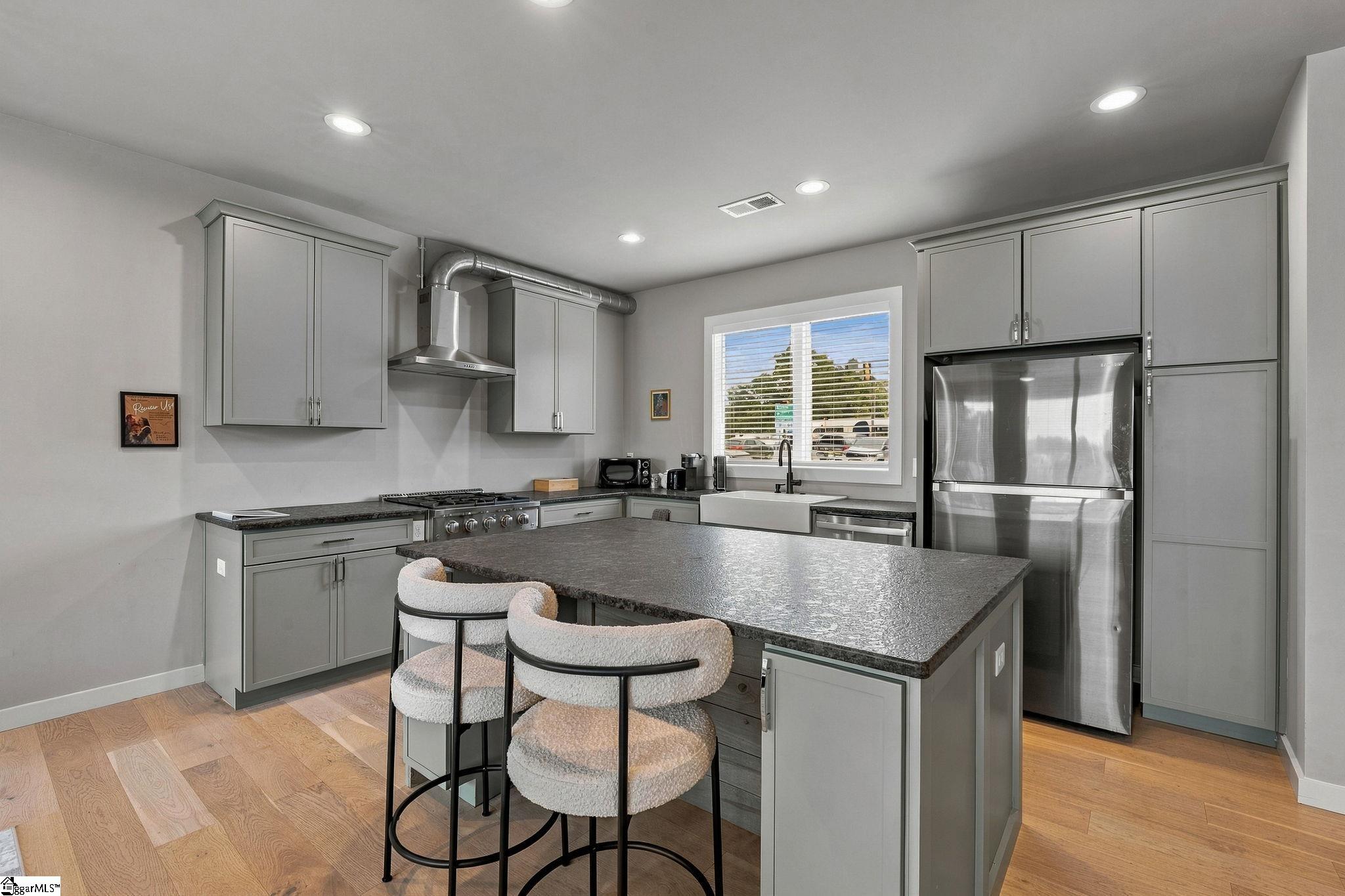 108 Textile Court Property Photo 6