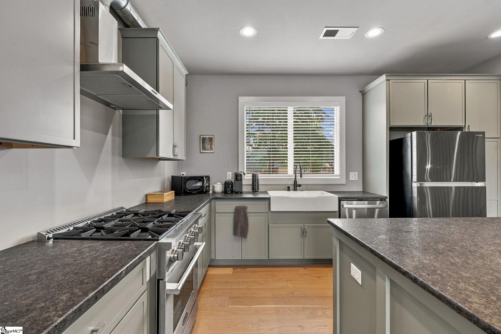 108 Textile Court Property Photo 8