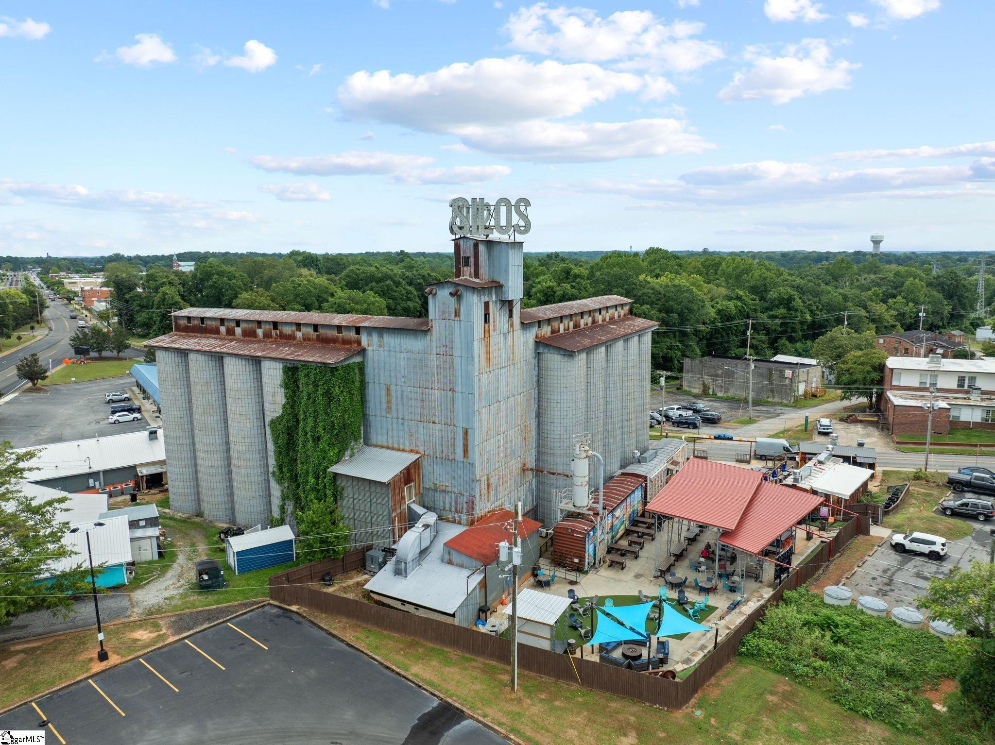 108 Textile Court Property Photo 36