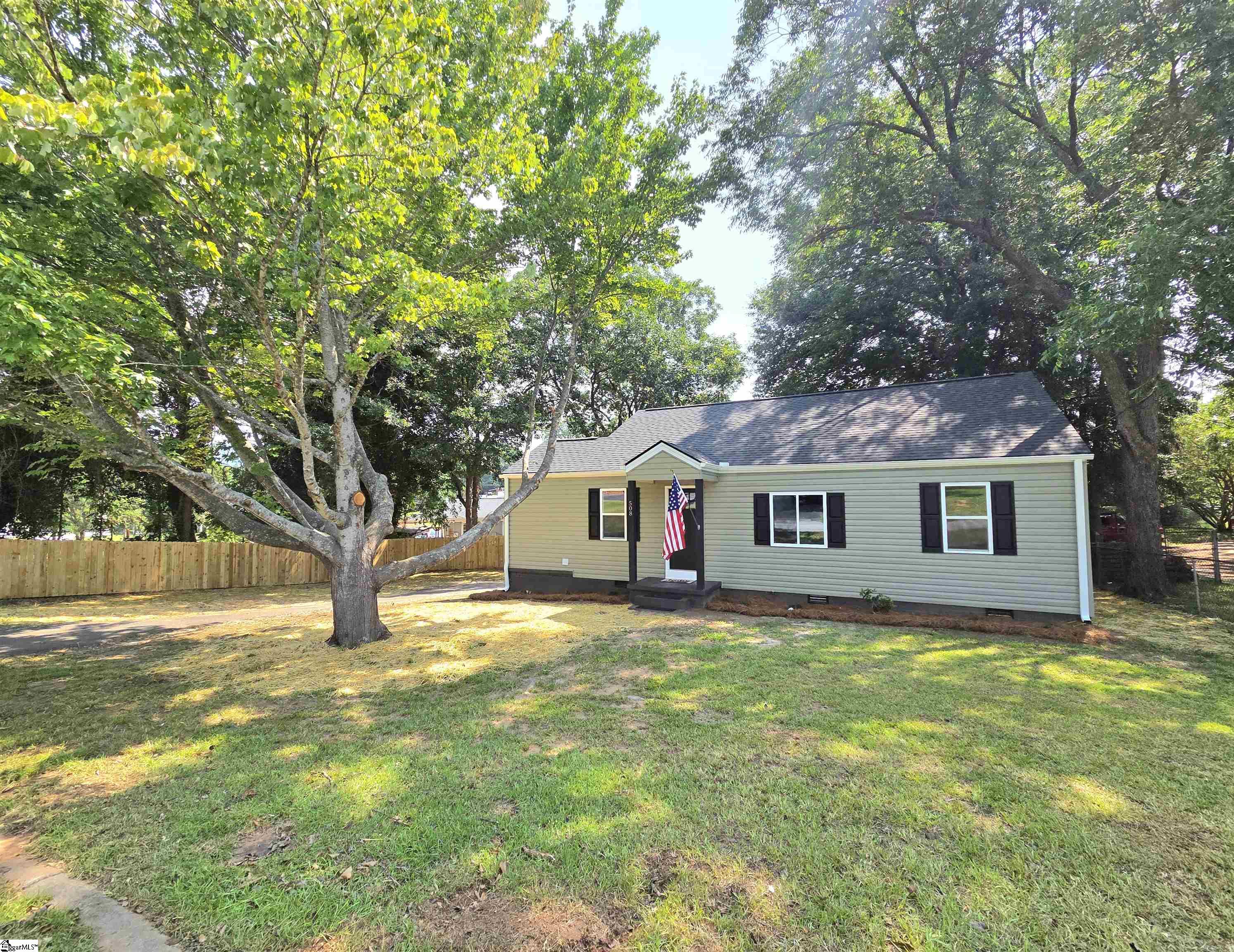 508 Tindal Road Property Photo 2