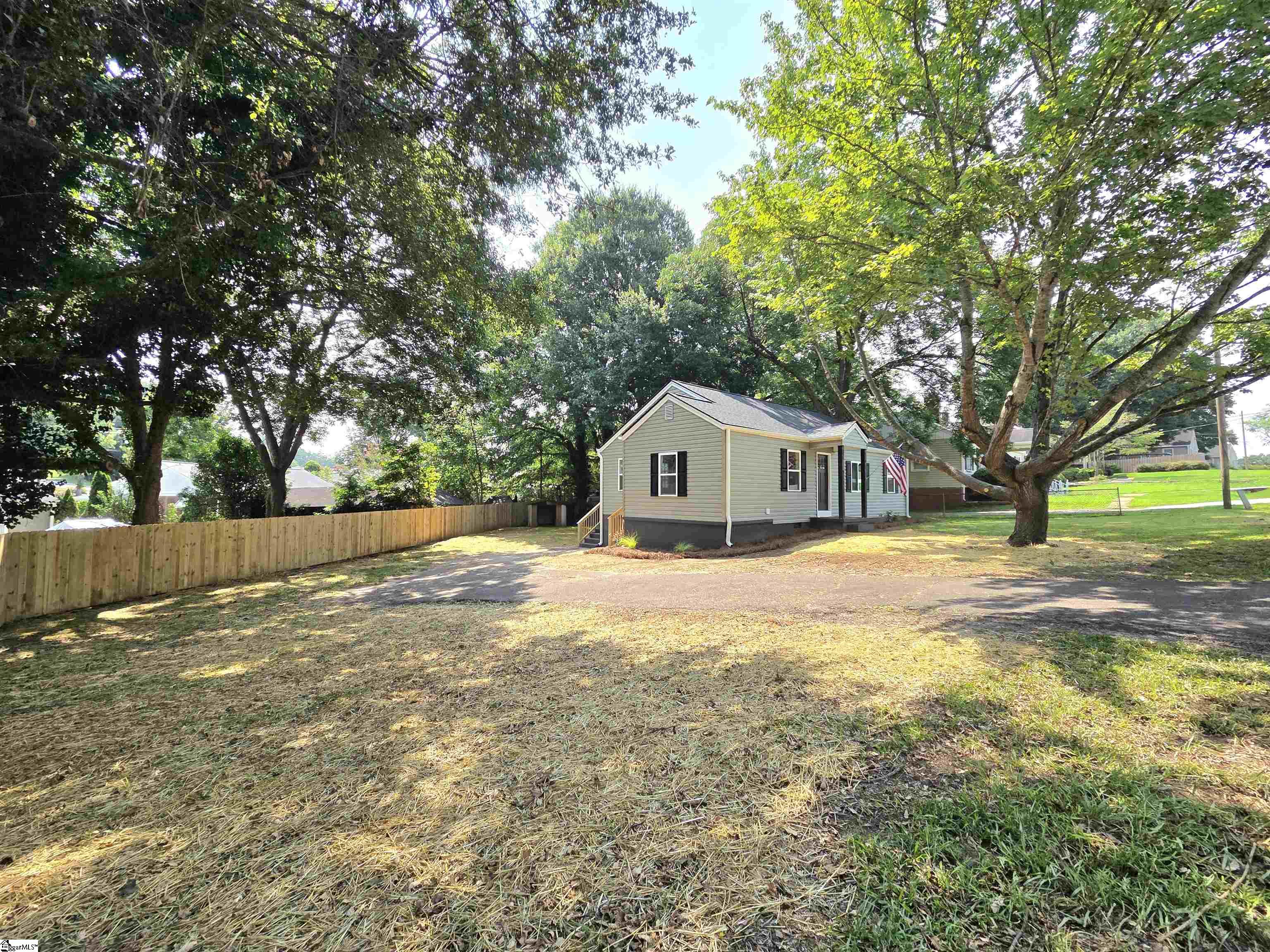 508 Tindal Road Property Photo 3