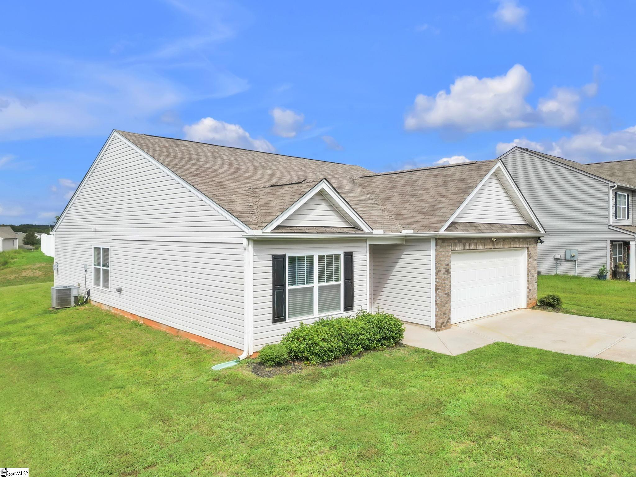 205 Hillendale Way Property Photo 3