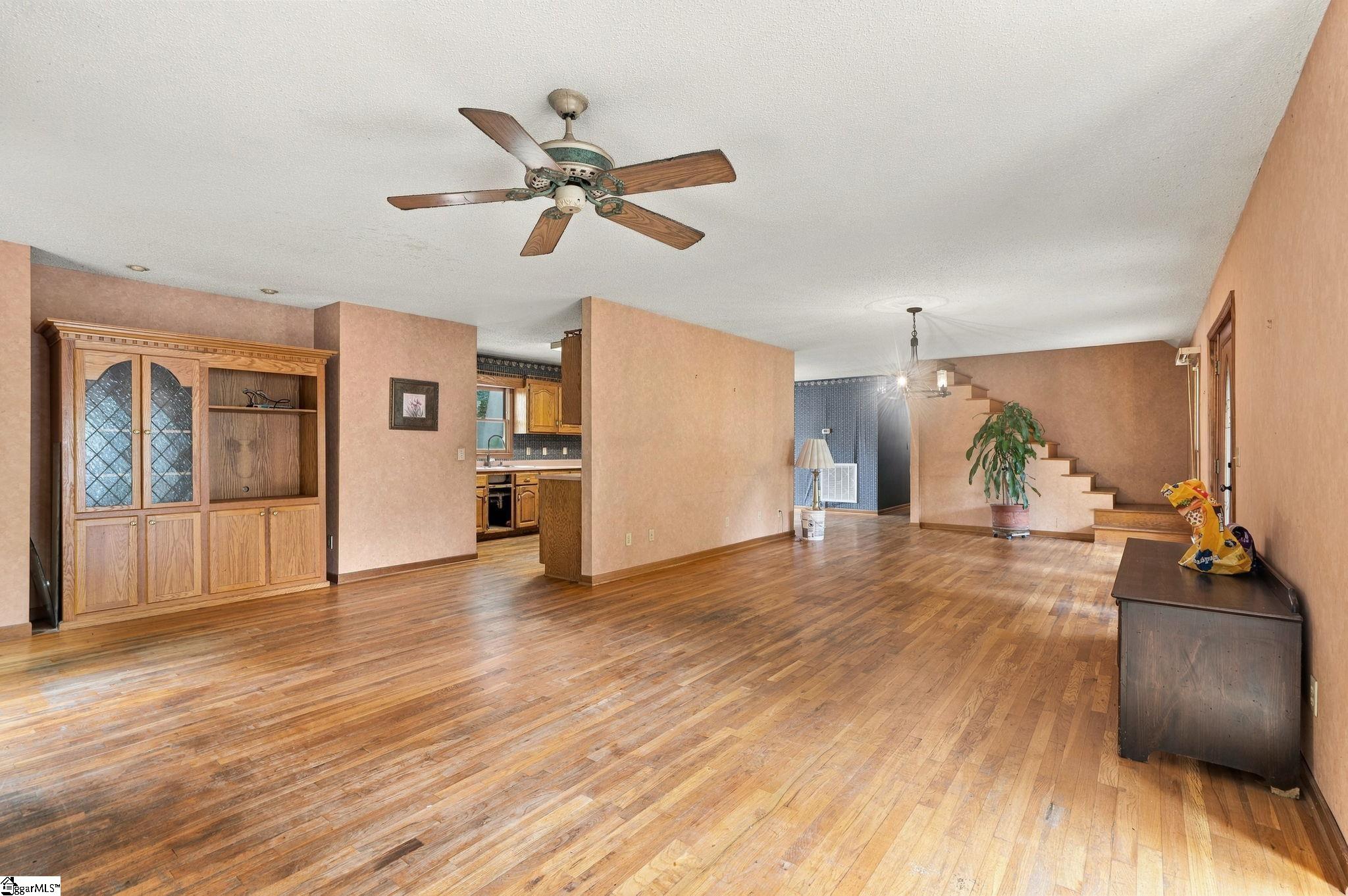 133 Pinetree Lane Property Photo 4