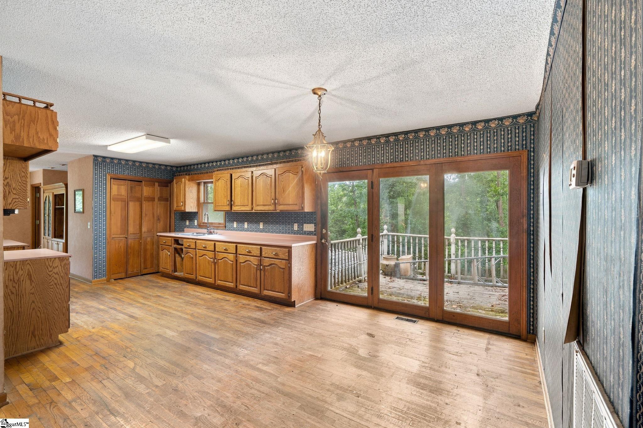 133 Pinetree Lane Property Photo 7