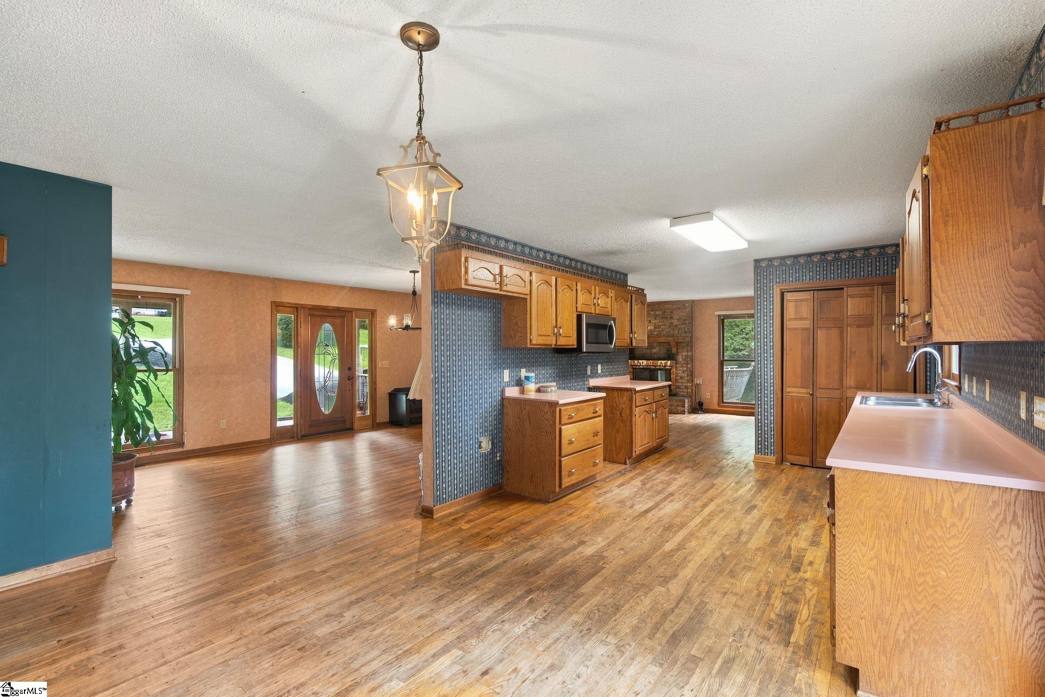 133 Pinetree Lane Property Photo 8