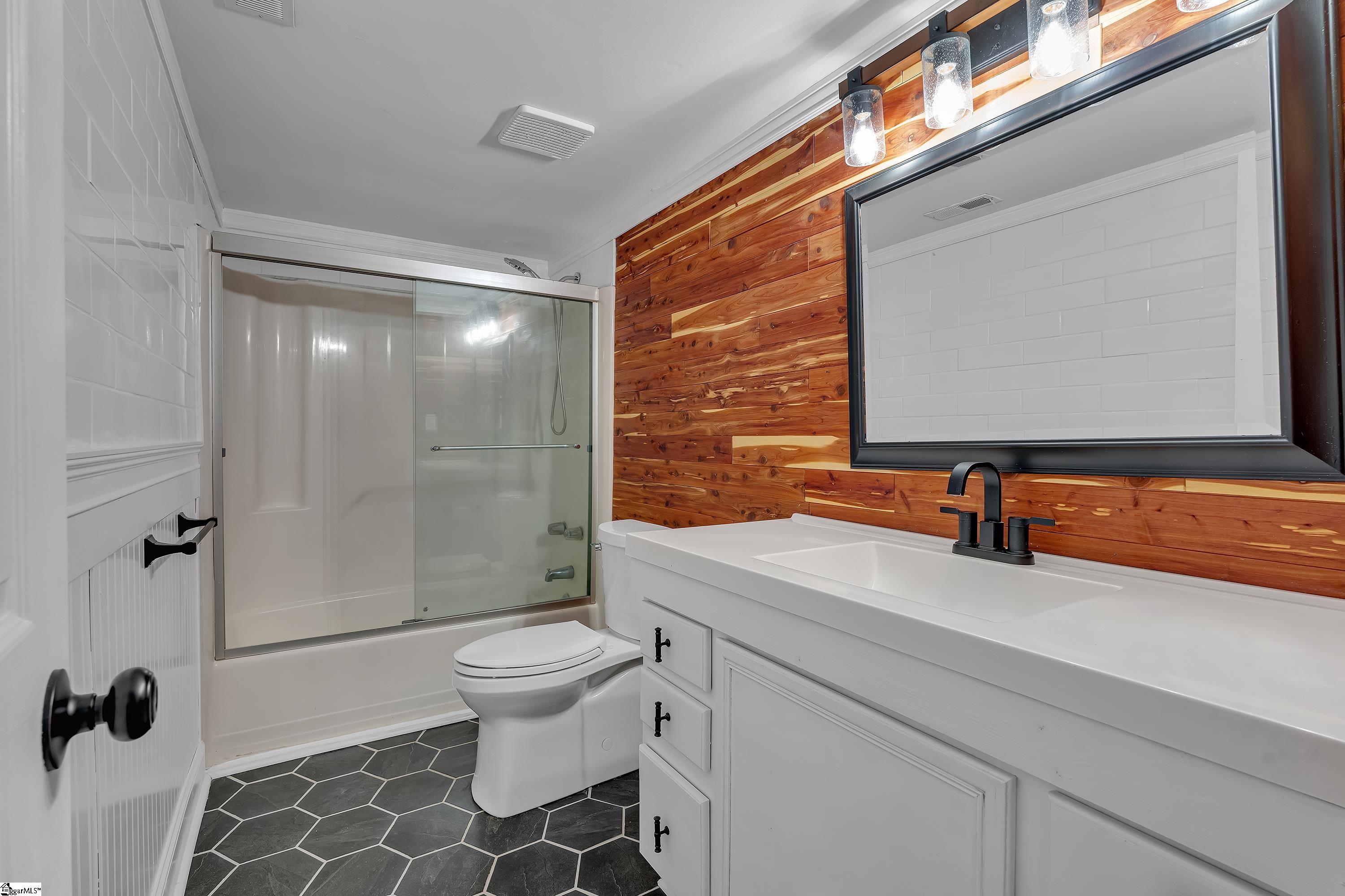 504 Holland Road Property Photo 15
