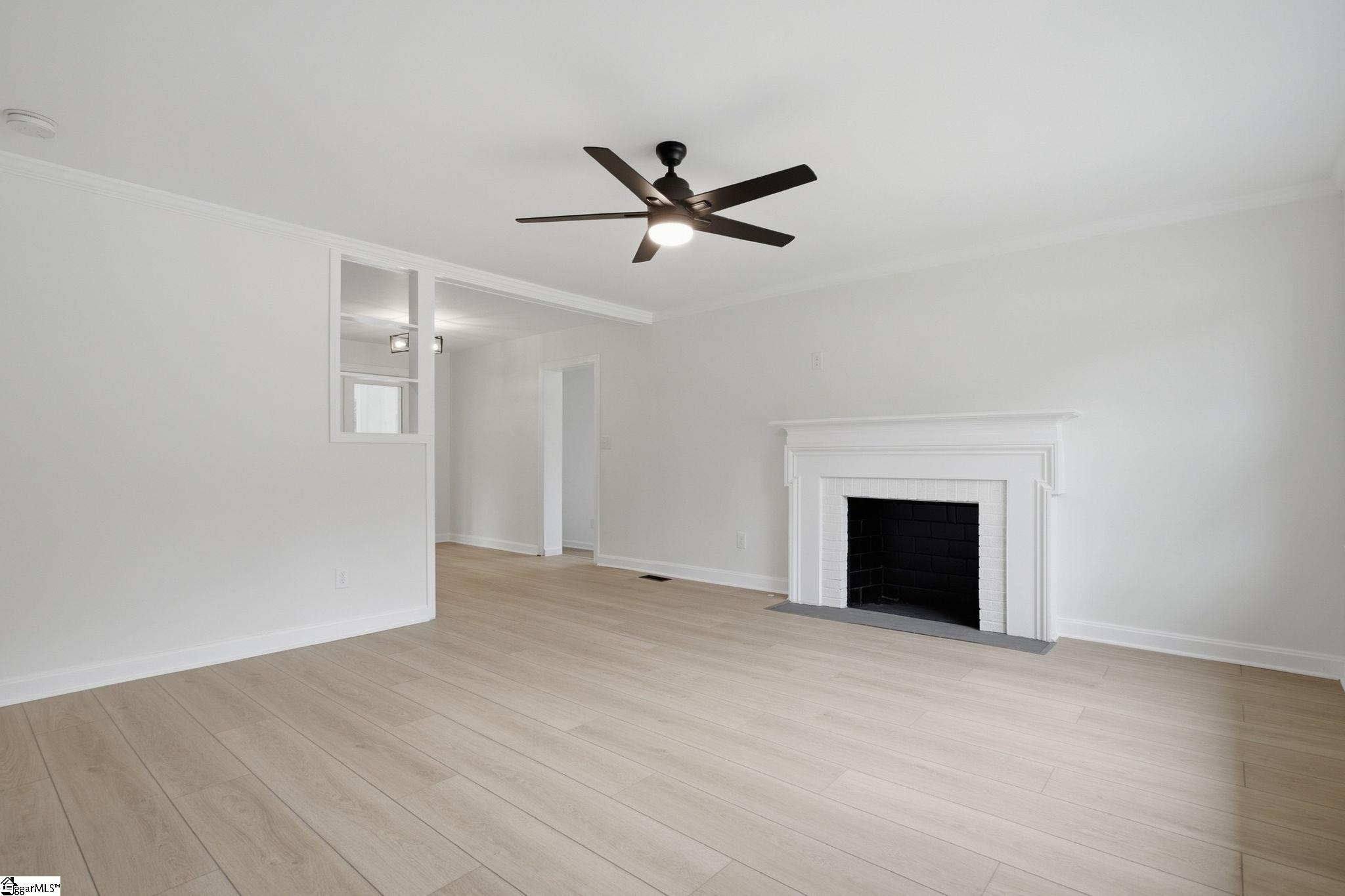 211 Elaine Avenue Property Photo 4
