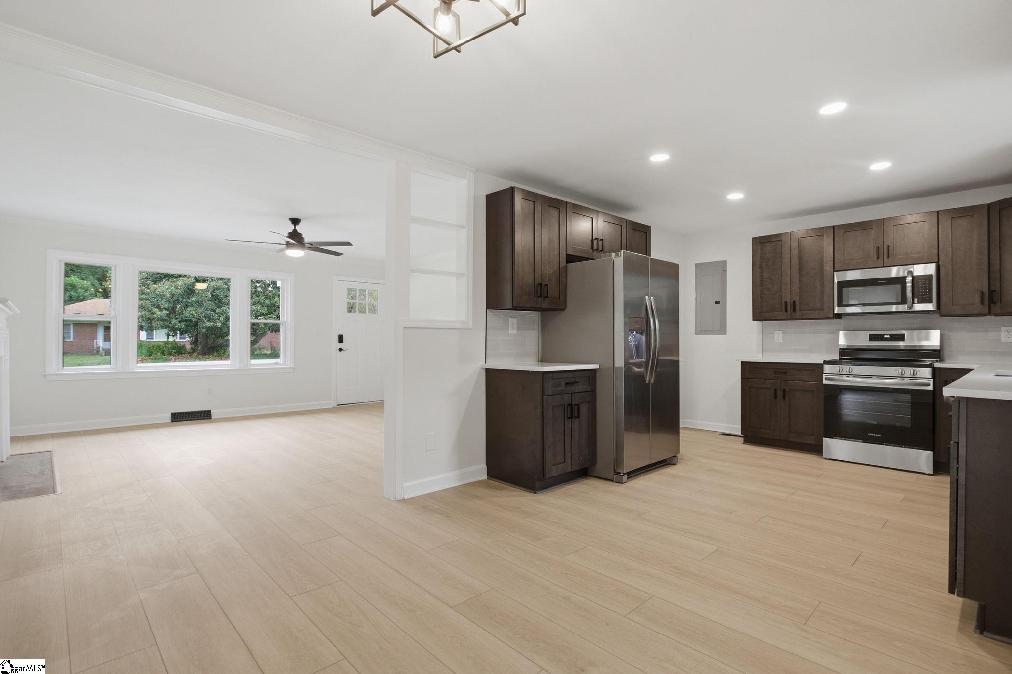 211 Elaine Avenue Property Photo 10