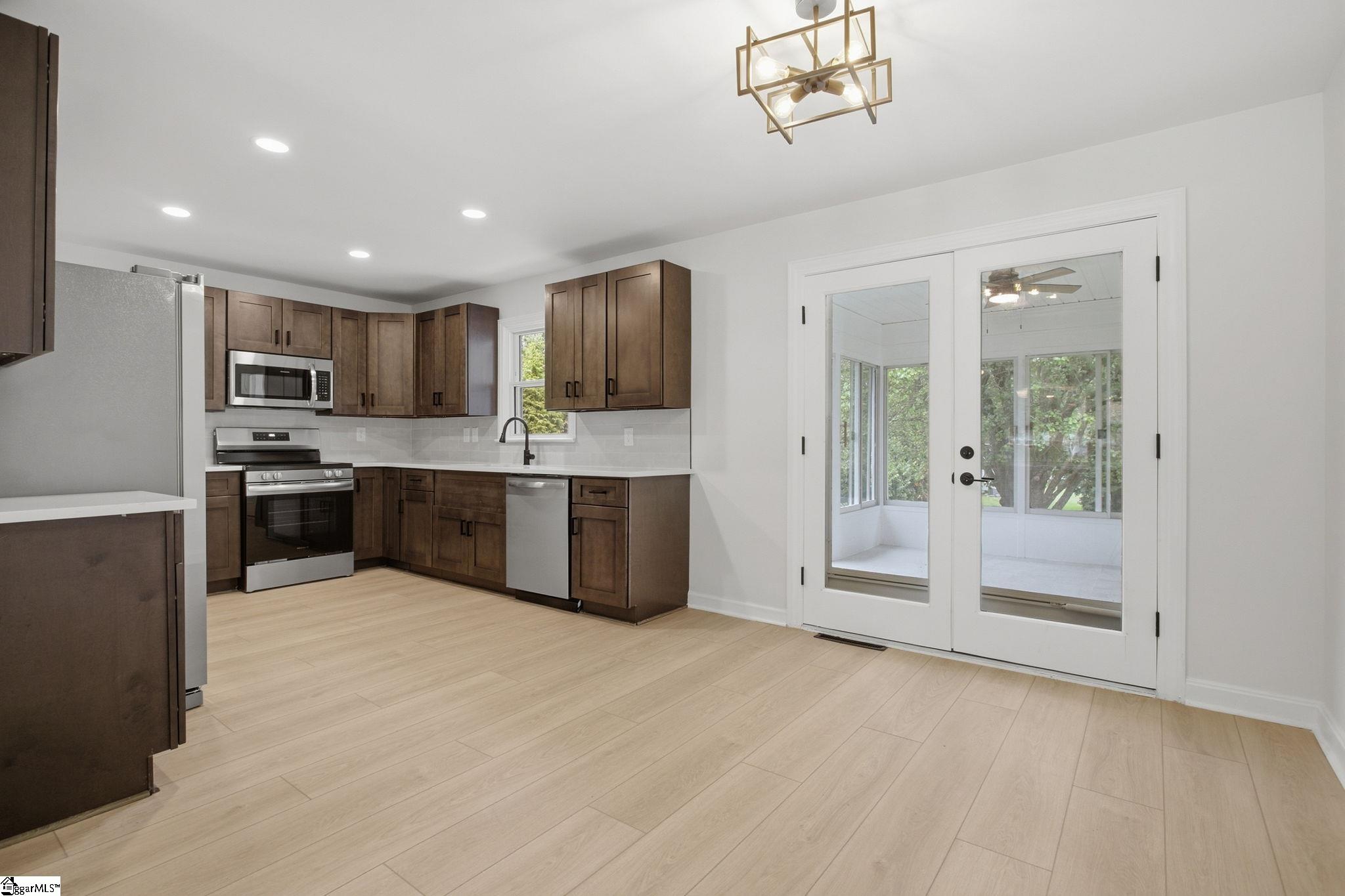 211 Elaine Avenue Property Photo 12
