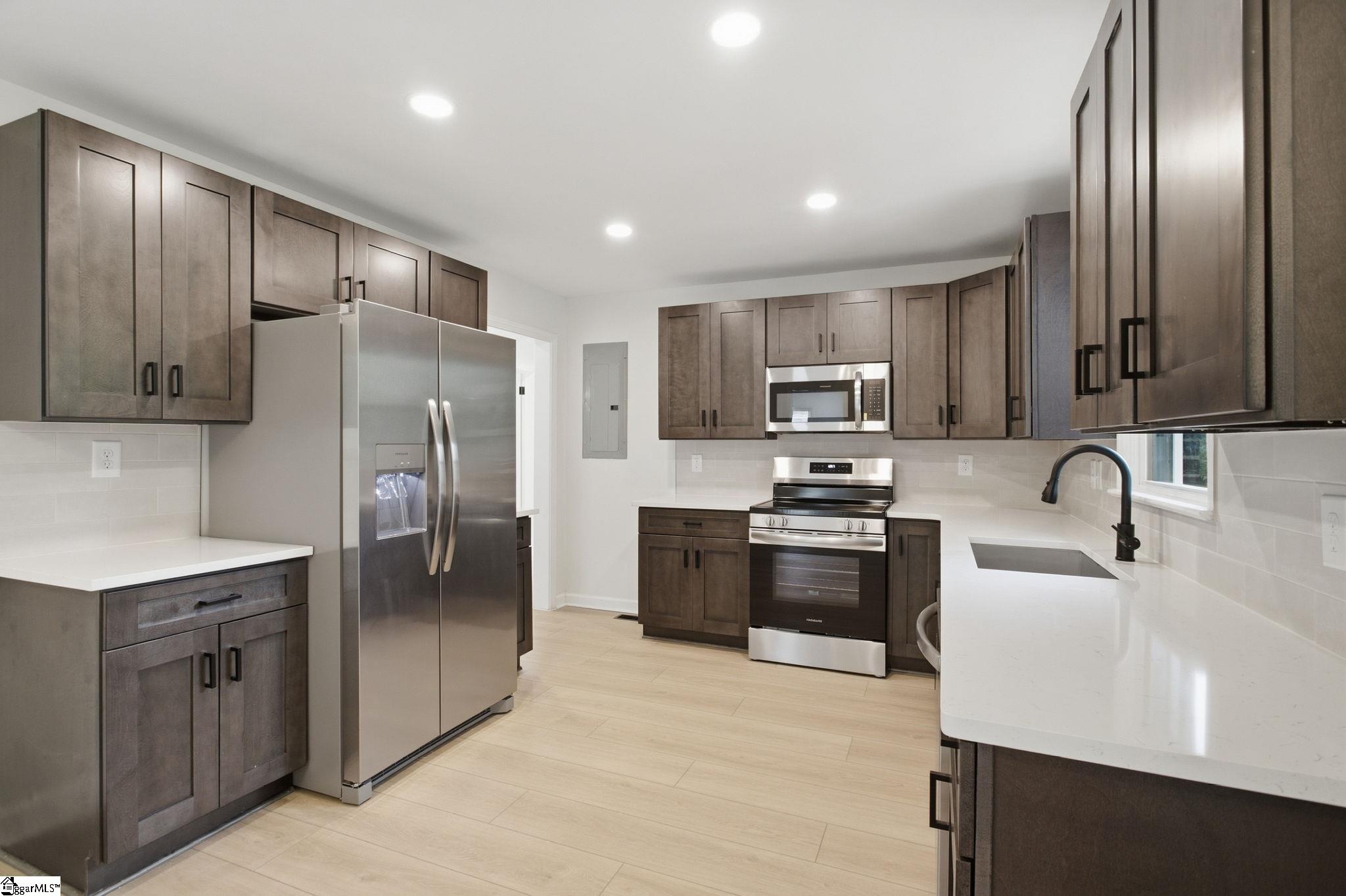 211 Elaine Avenue Property Photo 14