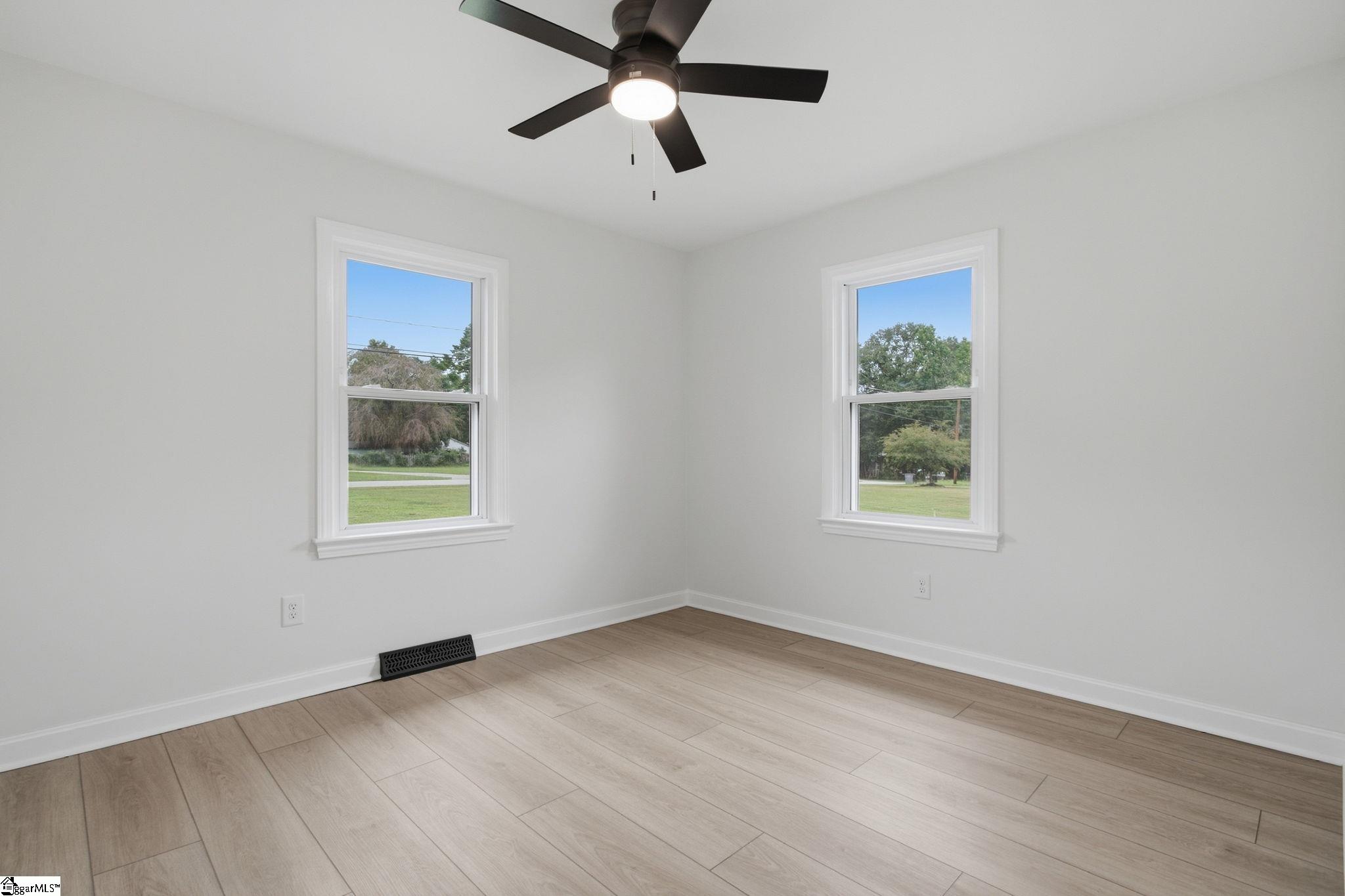 211 Elaine Avenue Property Photo 27