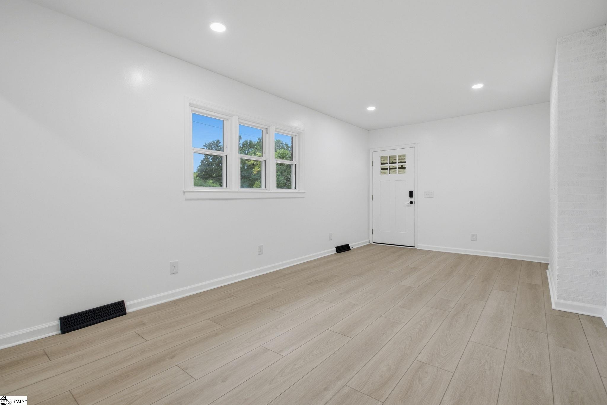 211 Elaine Avenue Property Photo 29