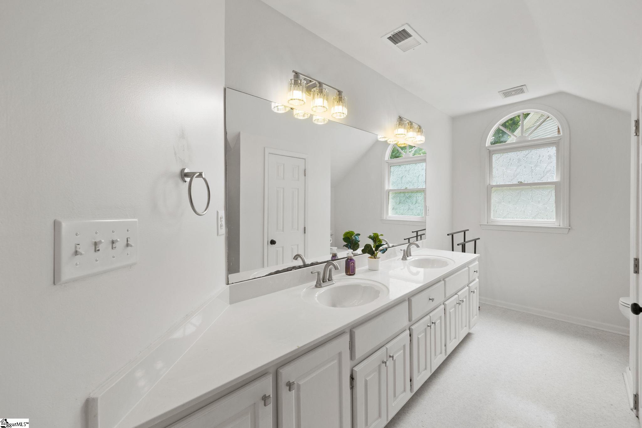 103 Harpers Ferry Court Property Photo 16