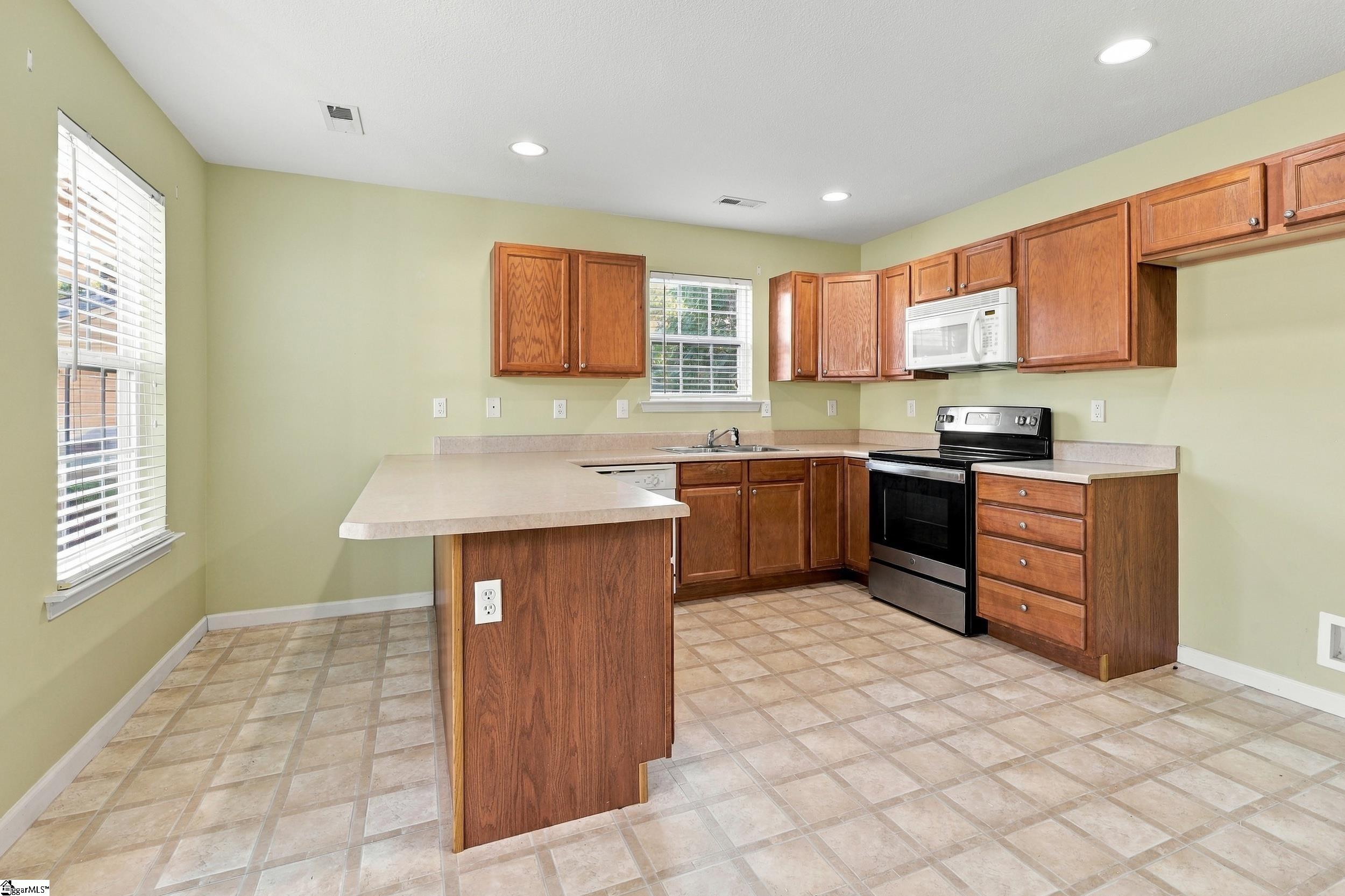 106 Landing Lane Property Photo 6