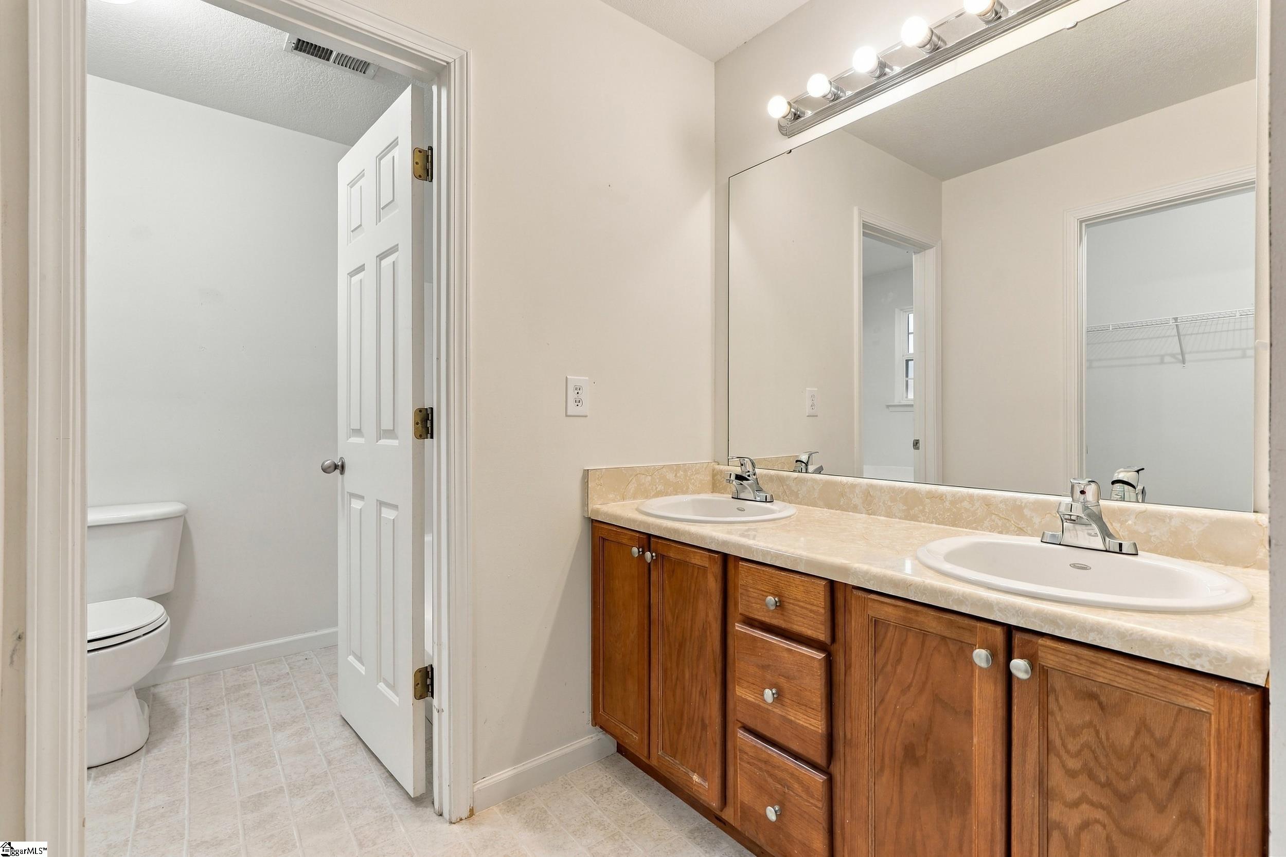 106 Landing Lane Property Photo 11