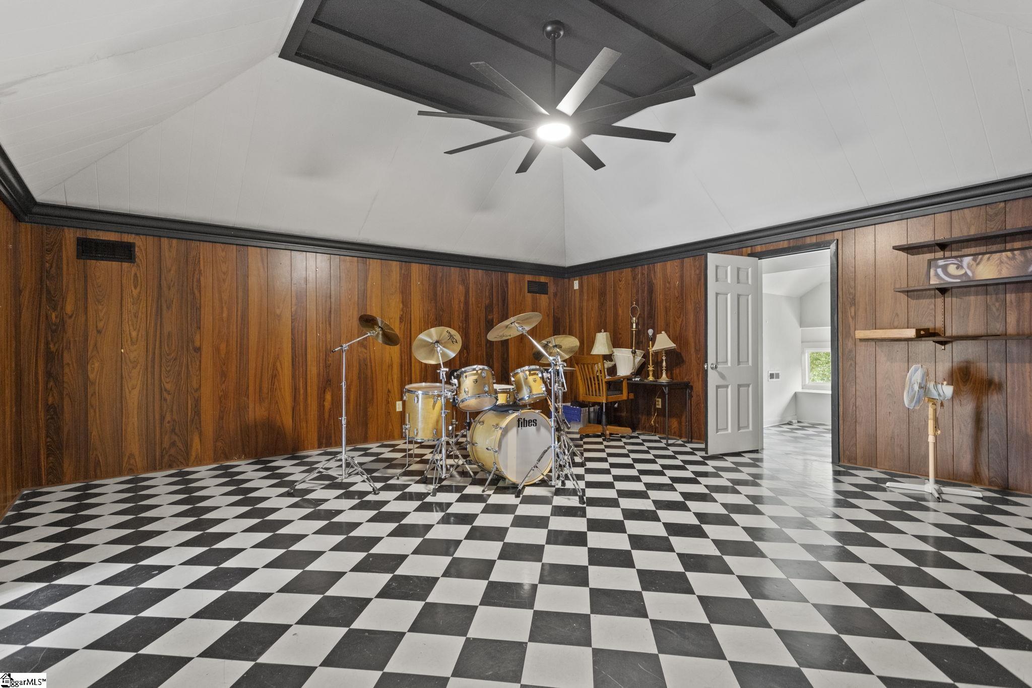 1929 Fairview Road Property Photo 30