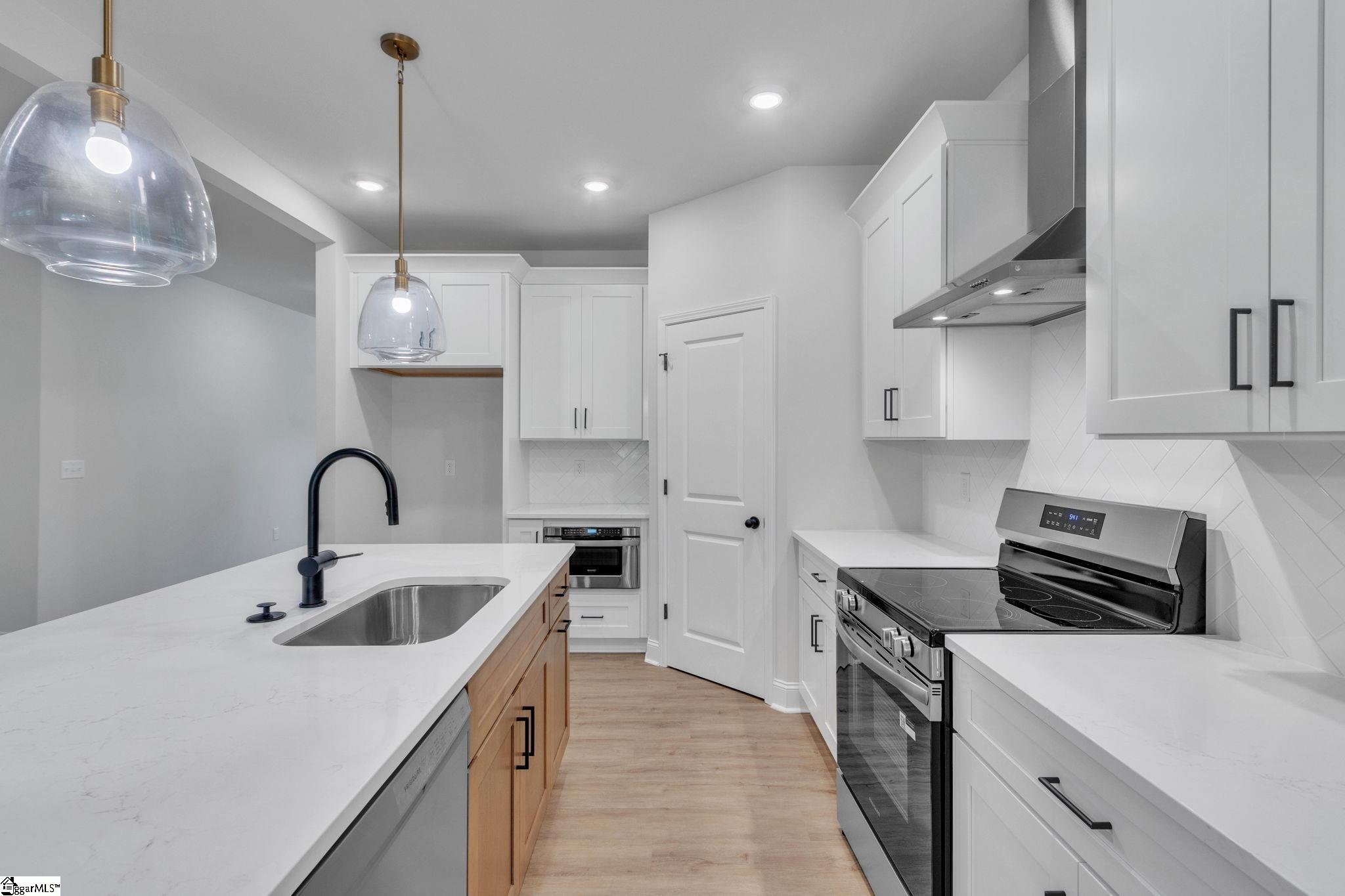 2 Henderson Drive Property Photo 16